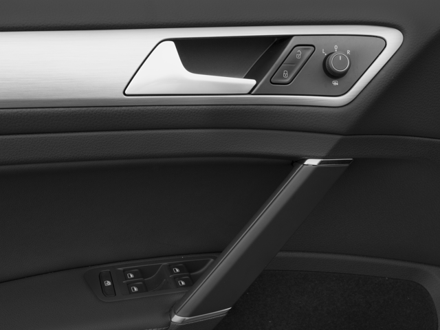2017 Volkswagen Golf Base
