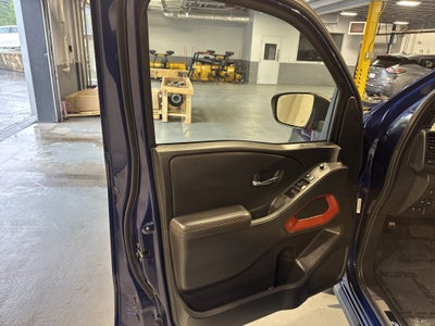 2023 Nissan Frontier PRO-4X W/Convenience and Technology Package