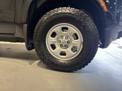 2024 Nissan Frontier S W/Technology