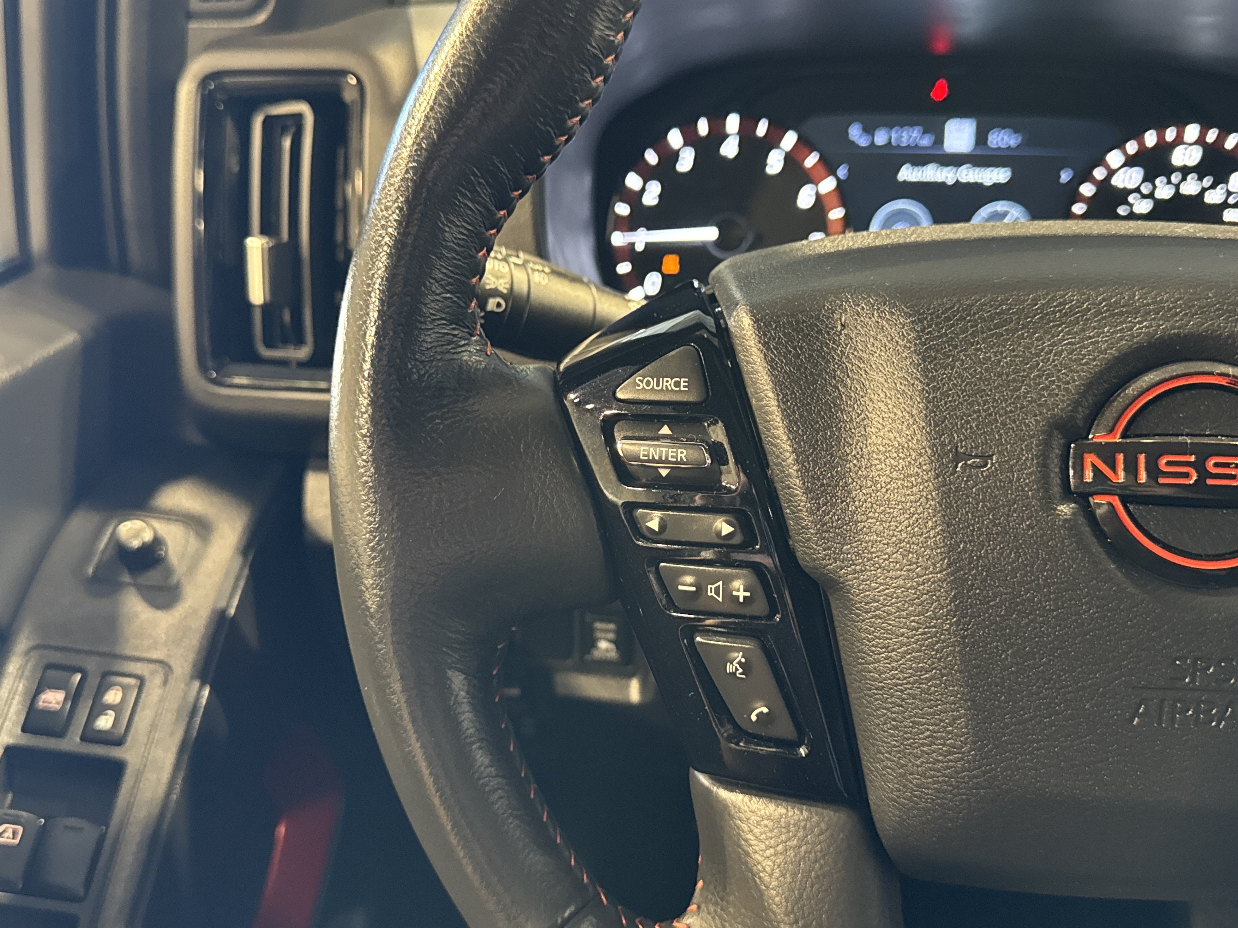 2025 Nissan Frontier PRO-4X W/Convenience & Premium Package