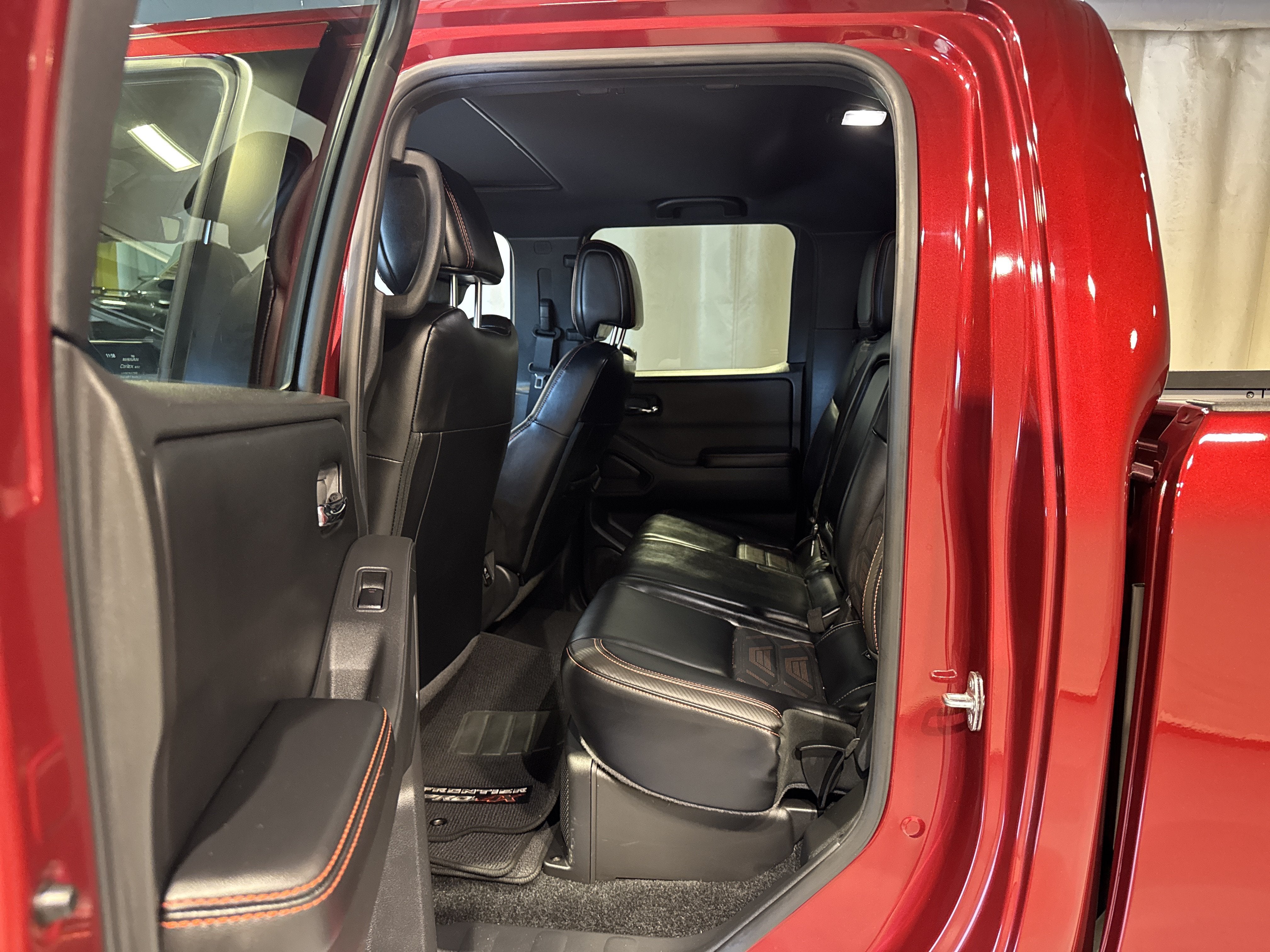 2025 Nissan Frontier PRO-4X W/Convenience & Premium Package