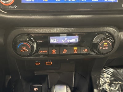 2021 Nissan Kicks SR