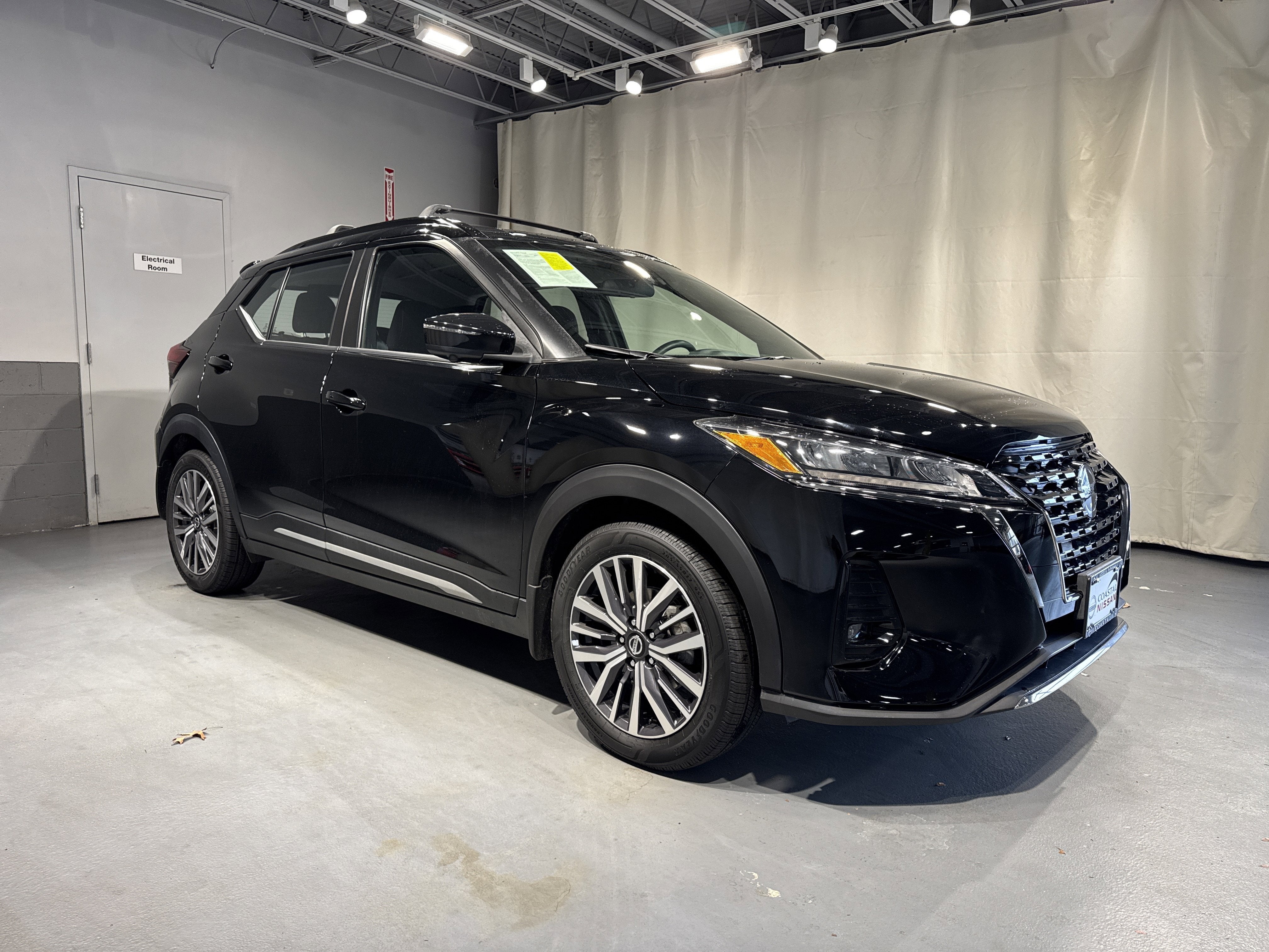 2021 Nissan Kicks SR