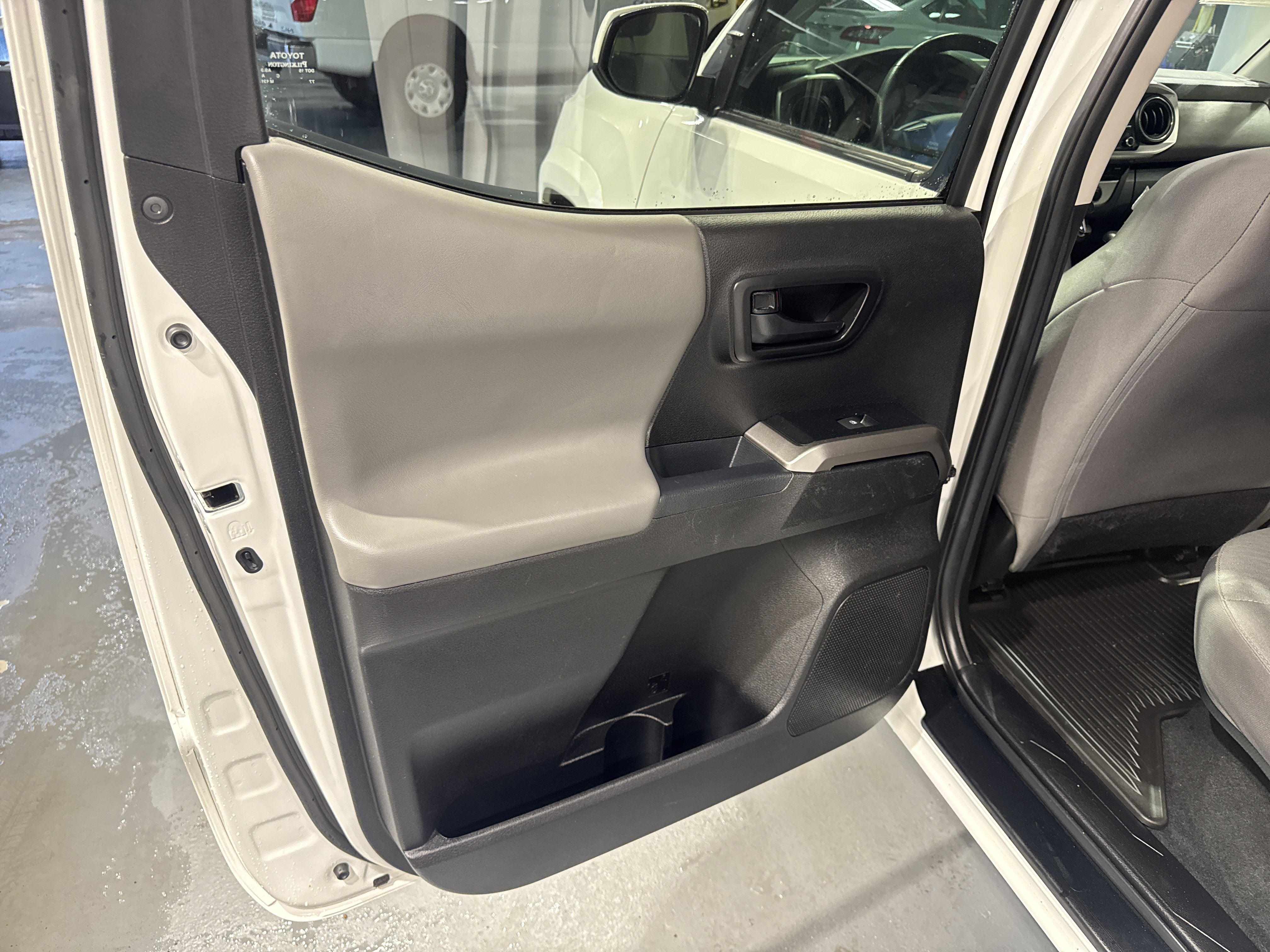 2023 Toyota Tacoma 4WD SR5