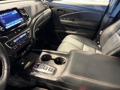 2025 Honda Passport Base