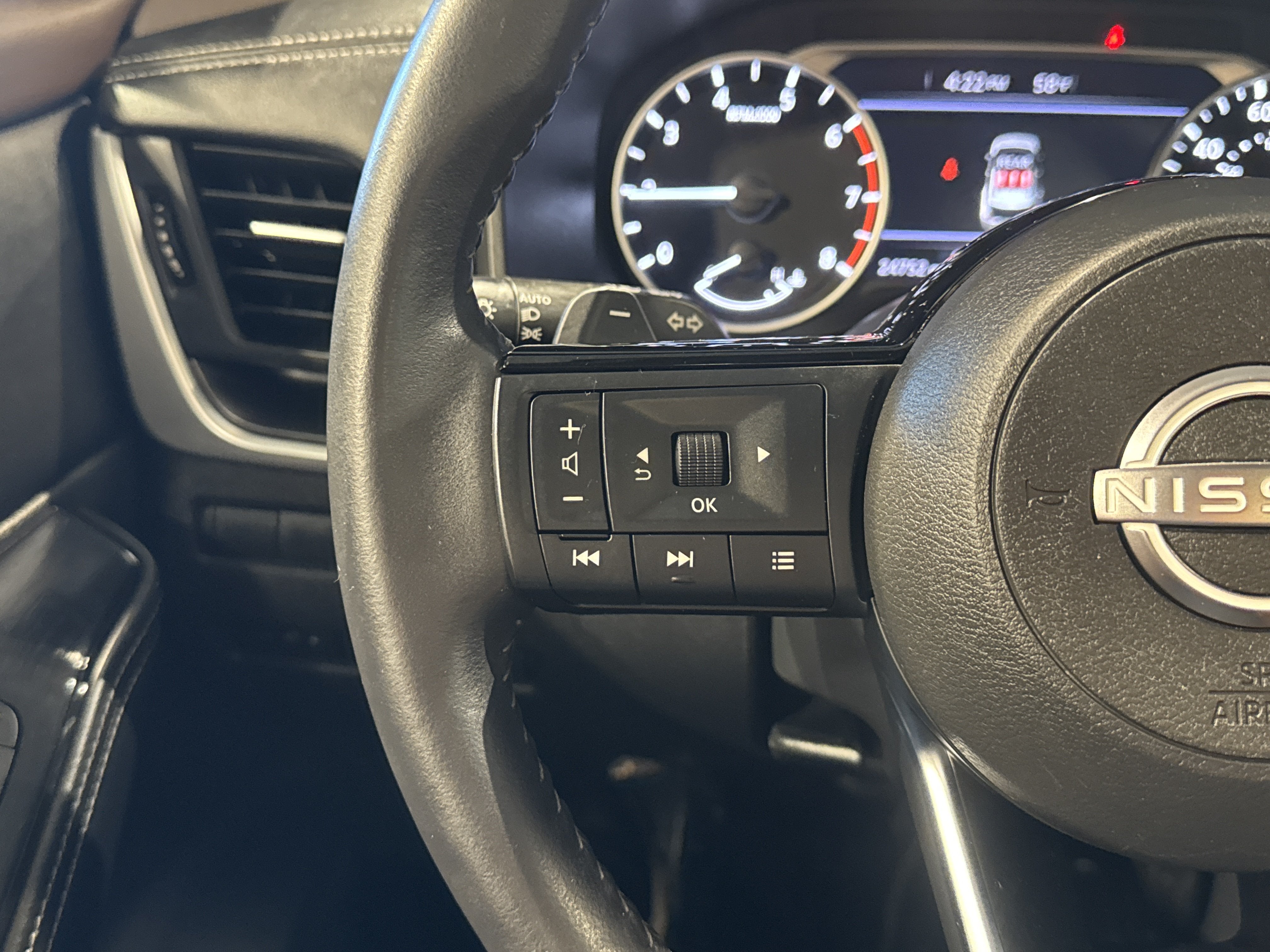 2023 Nissan Rogue SV W/Premium Package
