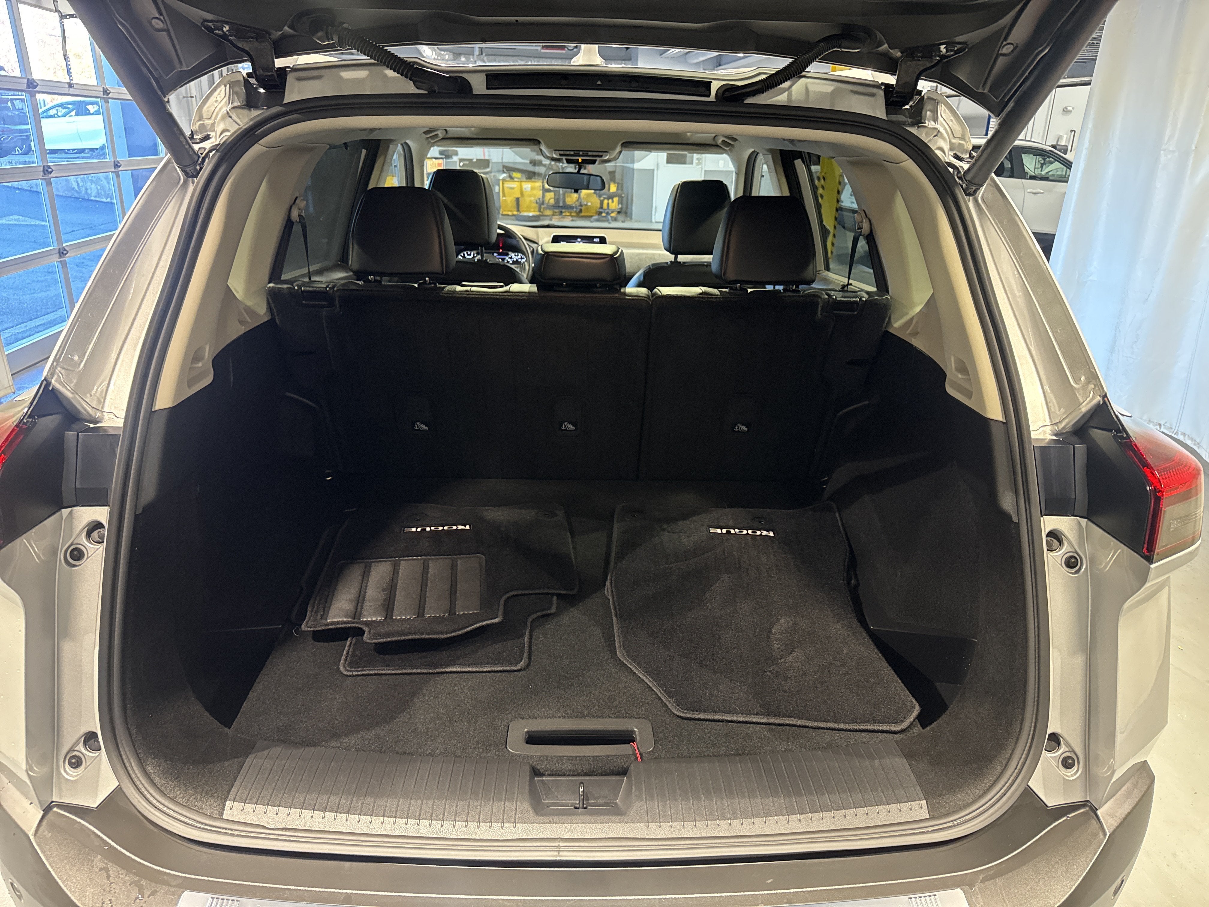 2023 Nissan Rogue SV W/Premium Package