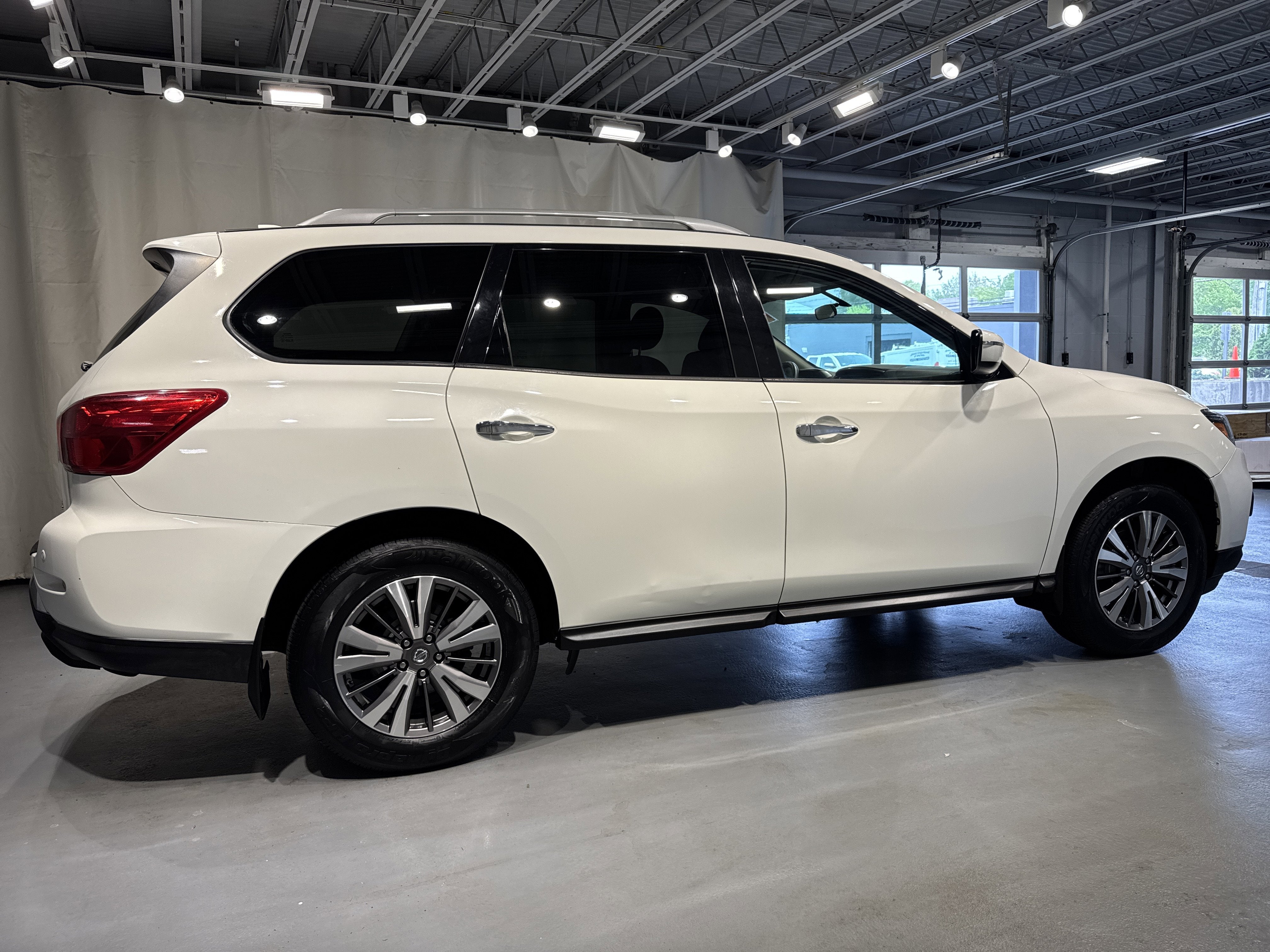 2019 Nissan Pathfinder S