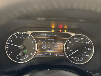 2022 Nissan Pathfinder SV