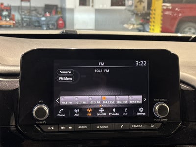 2022 Nissan Pathfinder SV