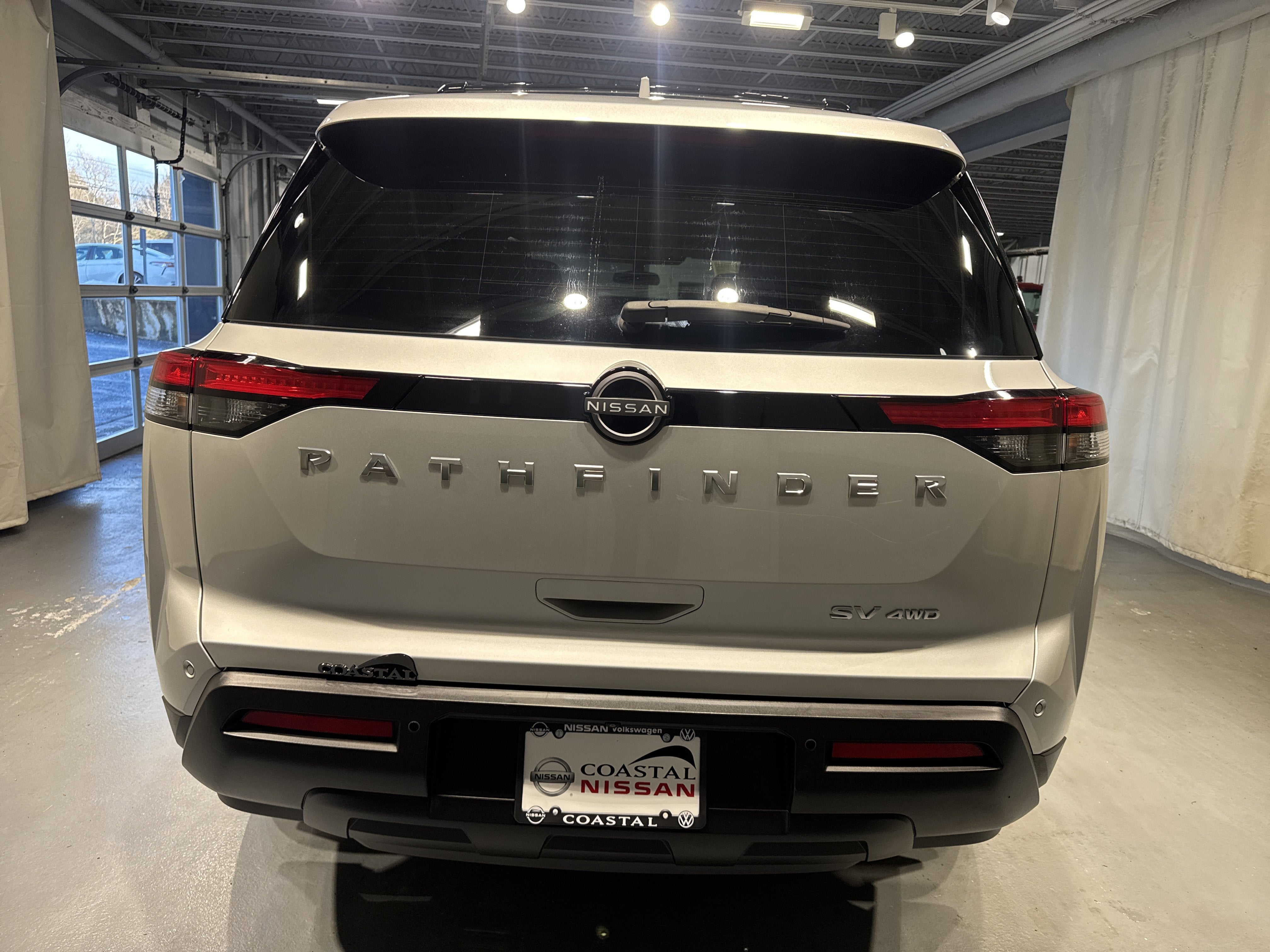 2022 Nissan Pathfinder SV