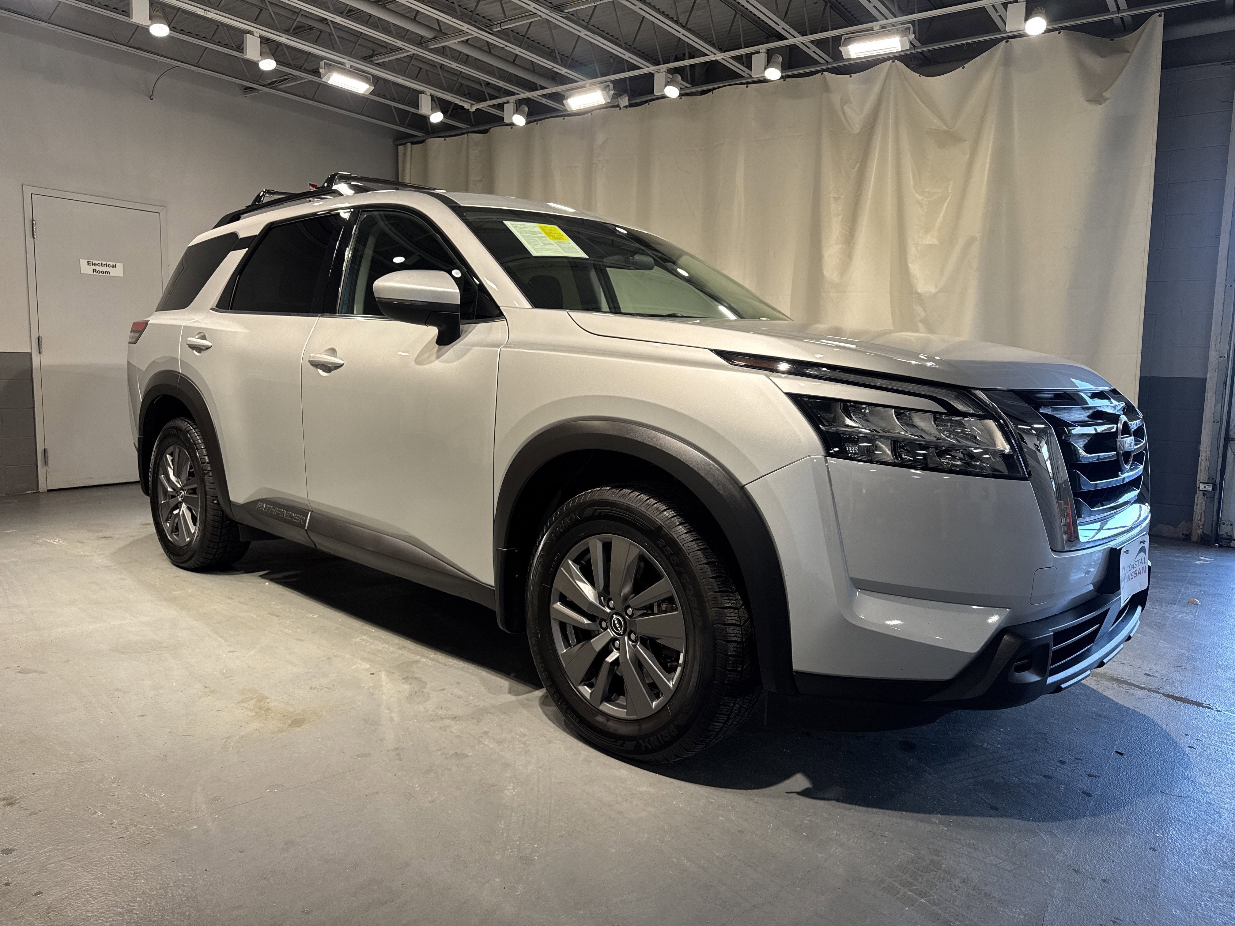 2022 Nissan Pathfinder SV