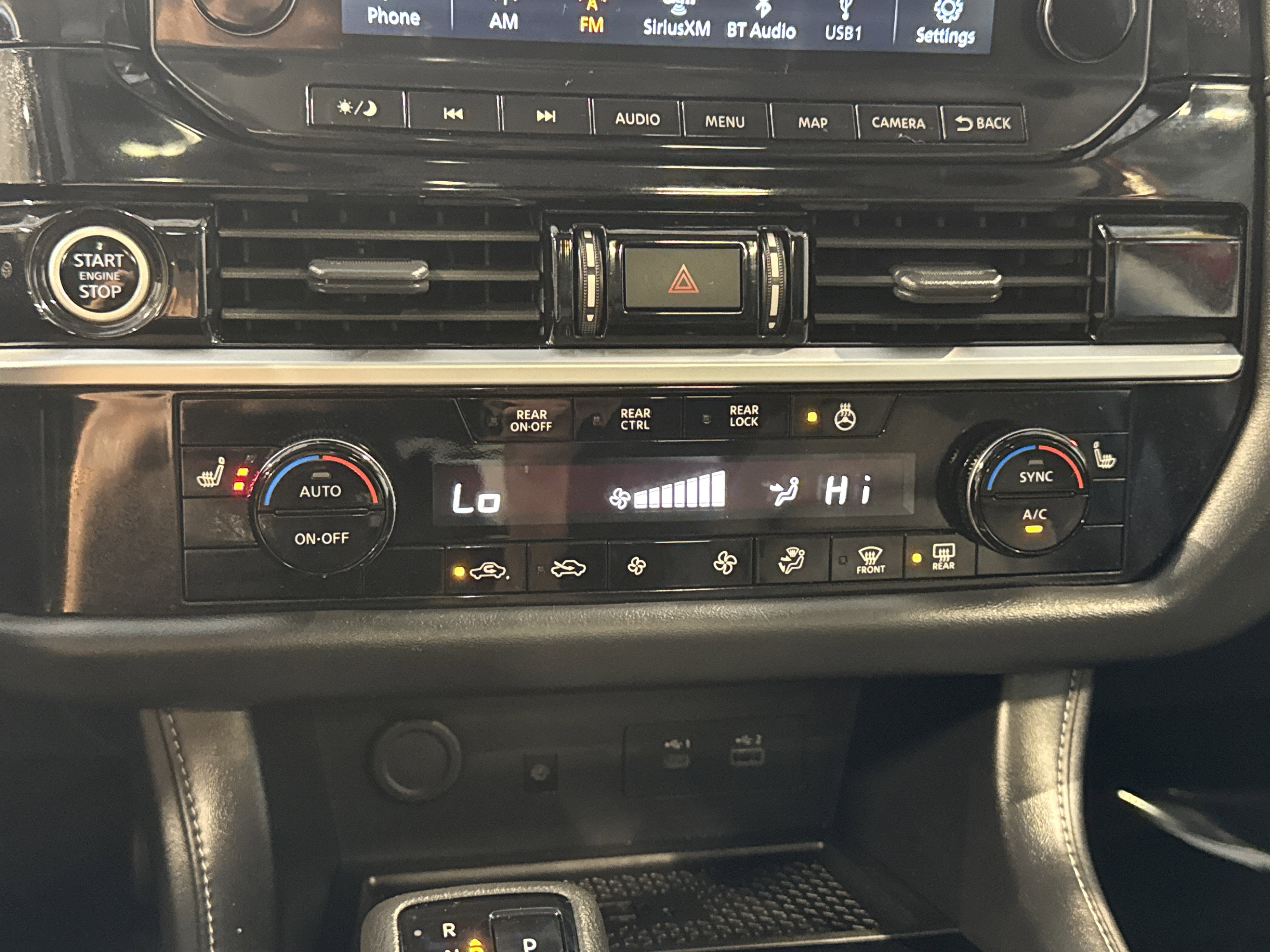 2024 Nissan Pathfinder SL W/Premium & Black Appearance Package