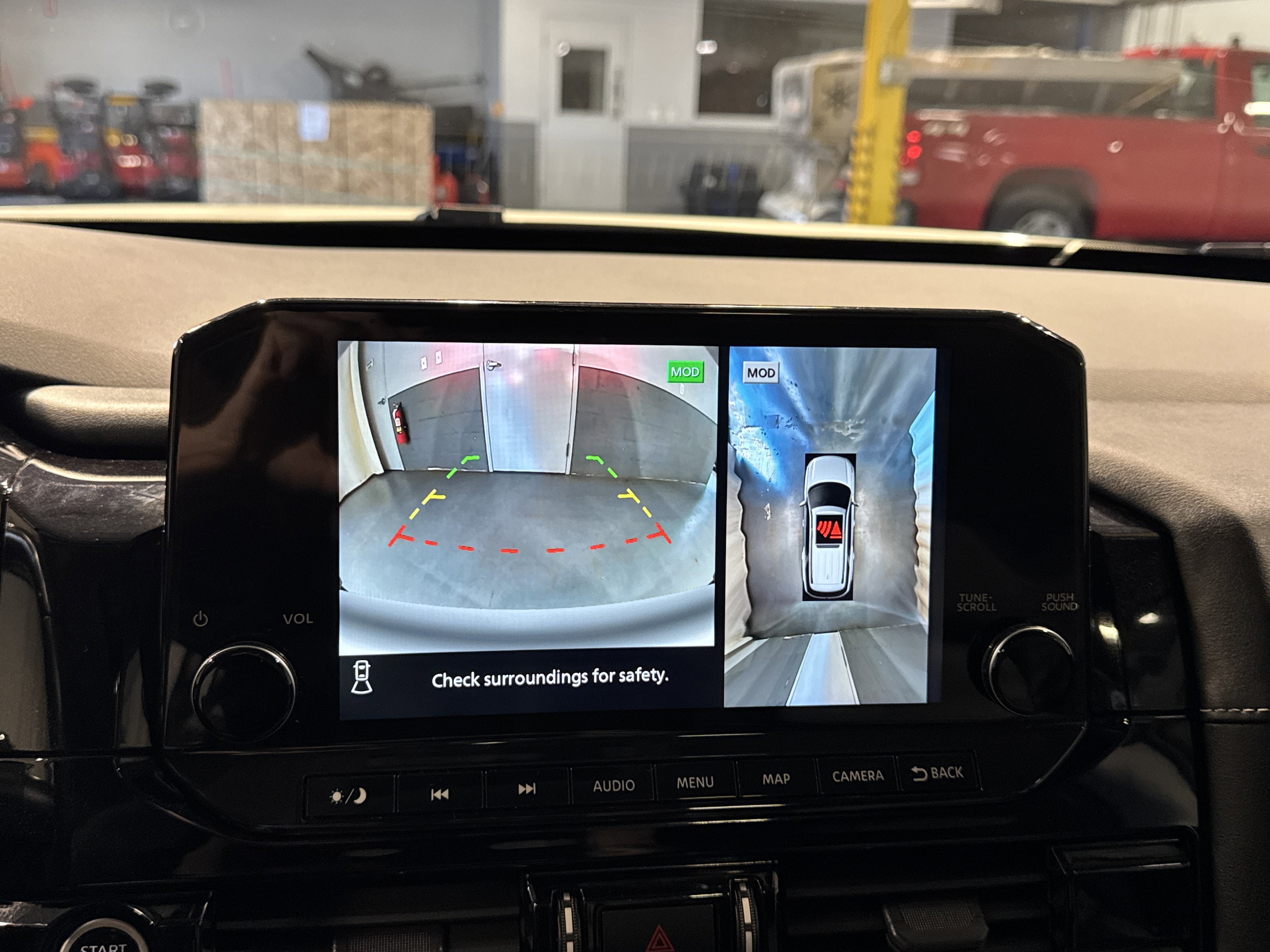 2023 Nissan Pathfinder SL W/Premium Package