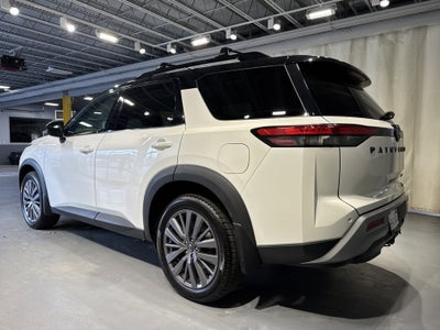 2023 Nissan Pathfinder SL W/Premium Package