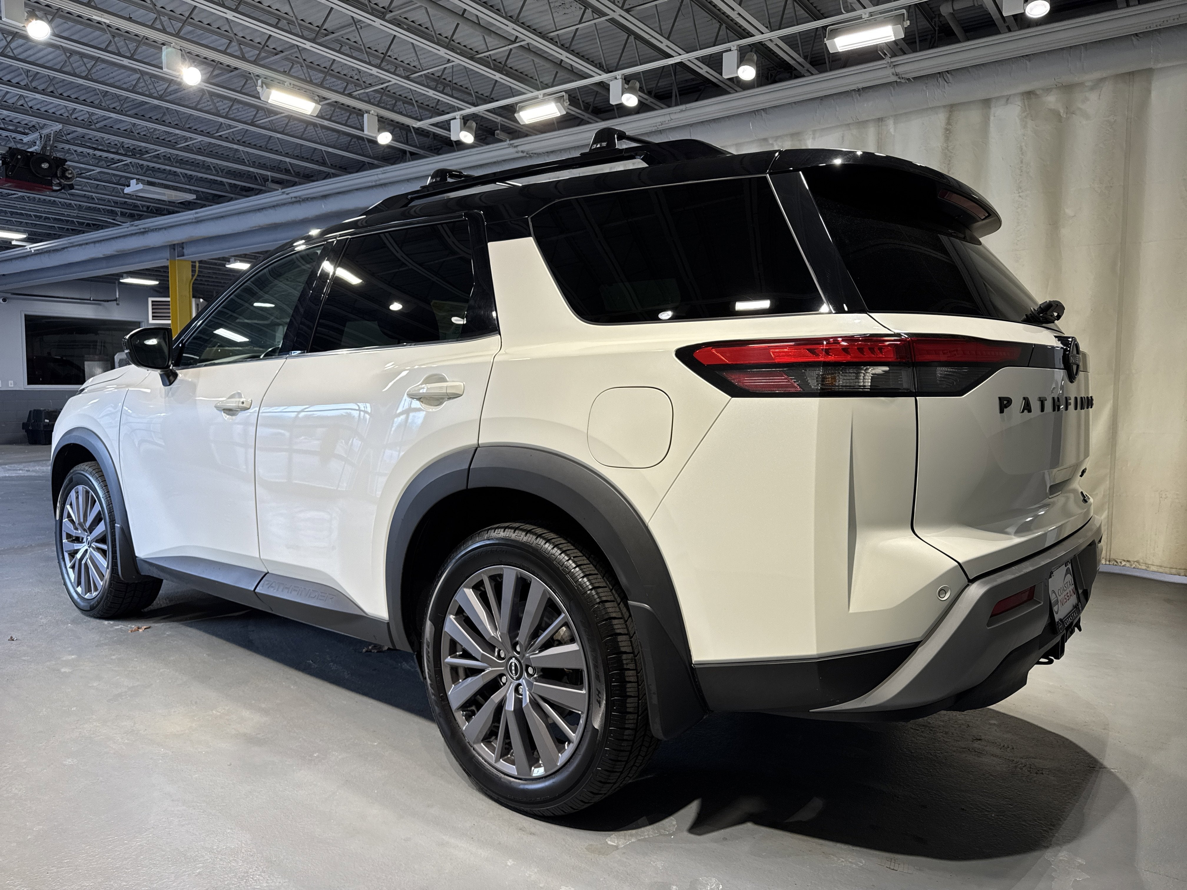 2023 Nissan Pathfinder SL W/Premium Package