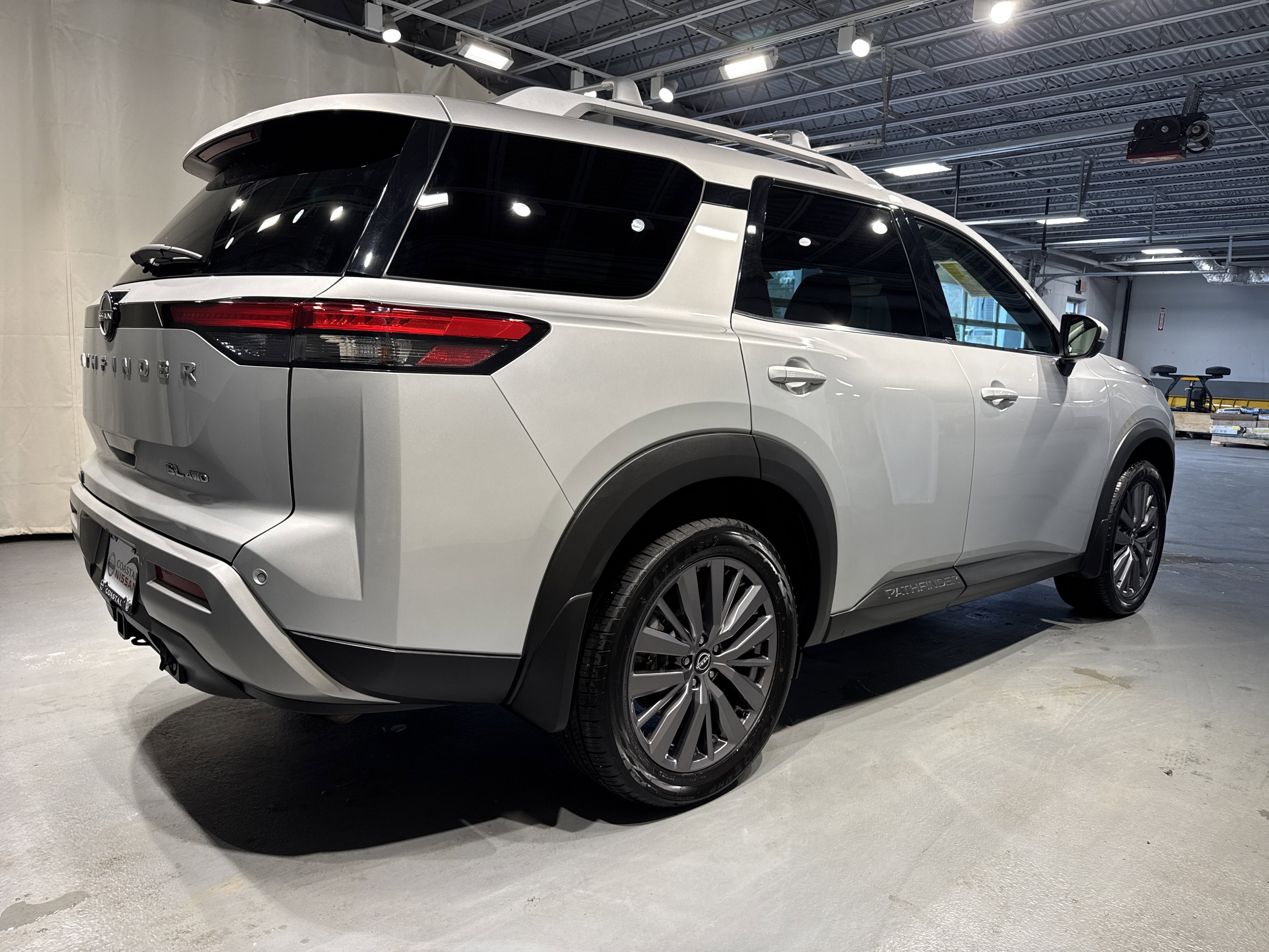 2023 Nissan Pathfinder SL W/Premium Package