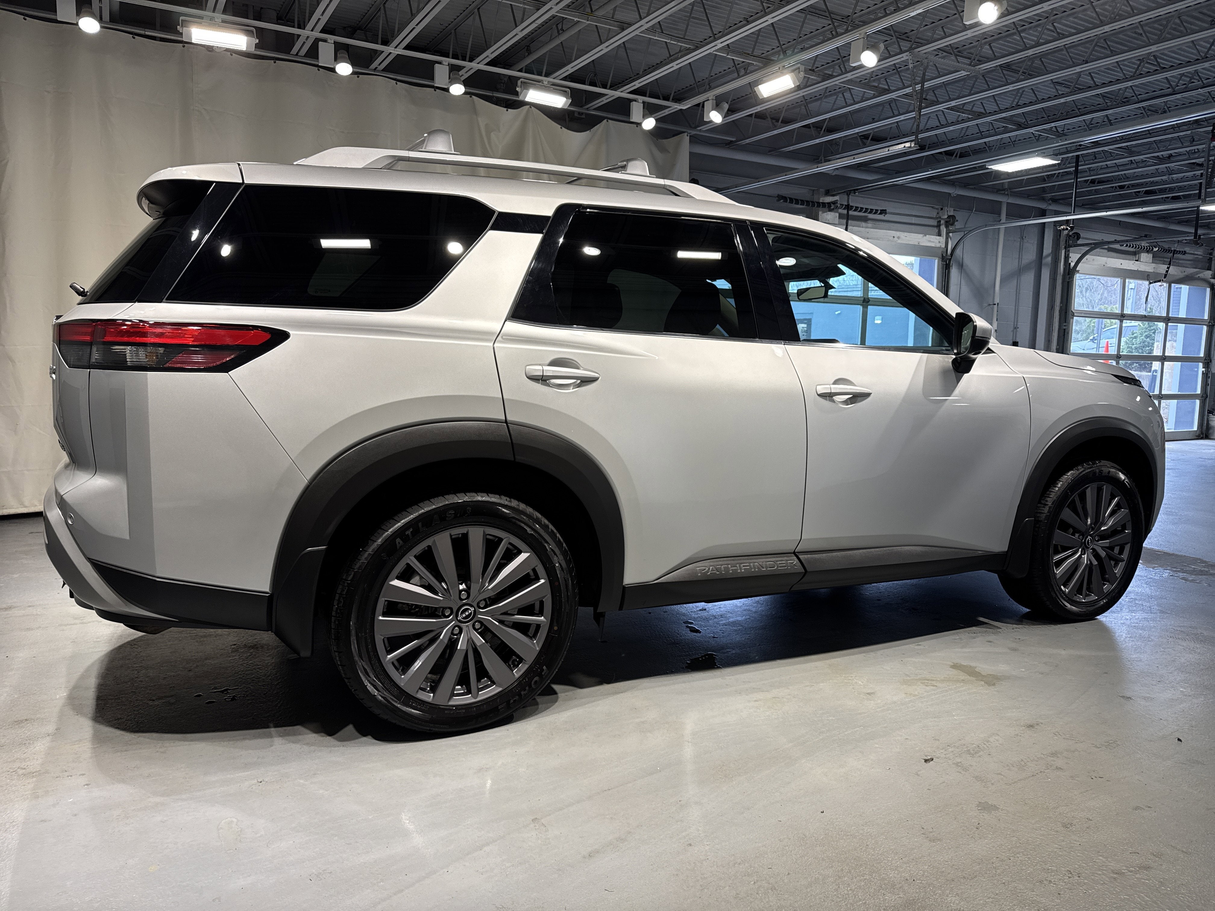 2023 Nissan Pathfinder SL W/Premium Package