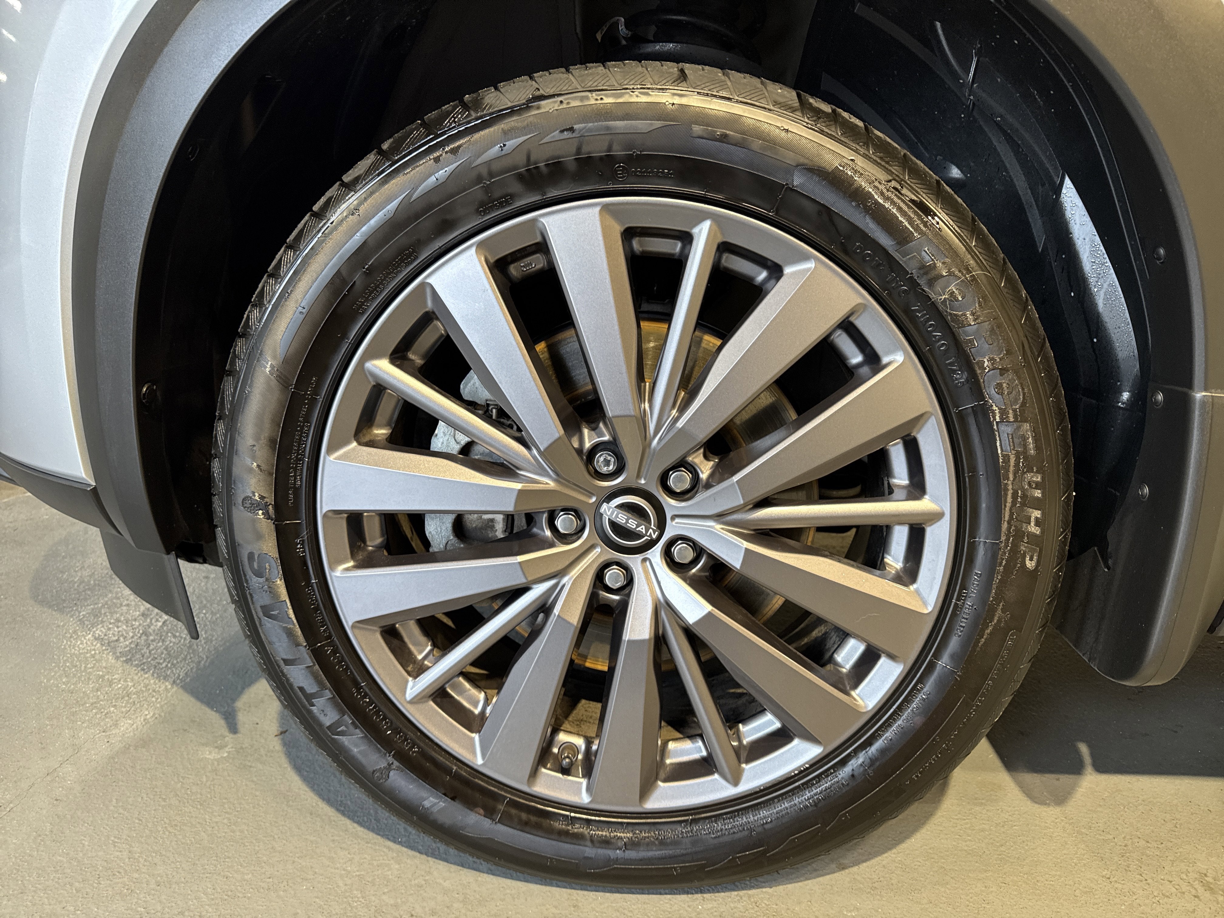 2023 Nissan Pathfinder SL W/Premium Package