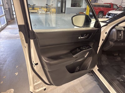 2023 Nissan Pathfinder SL W/Premium Package
