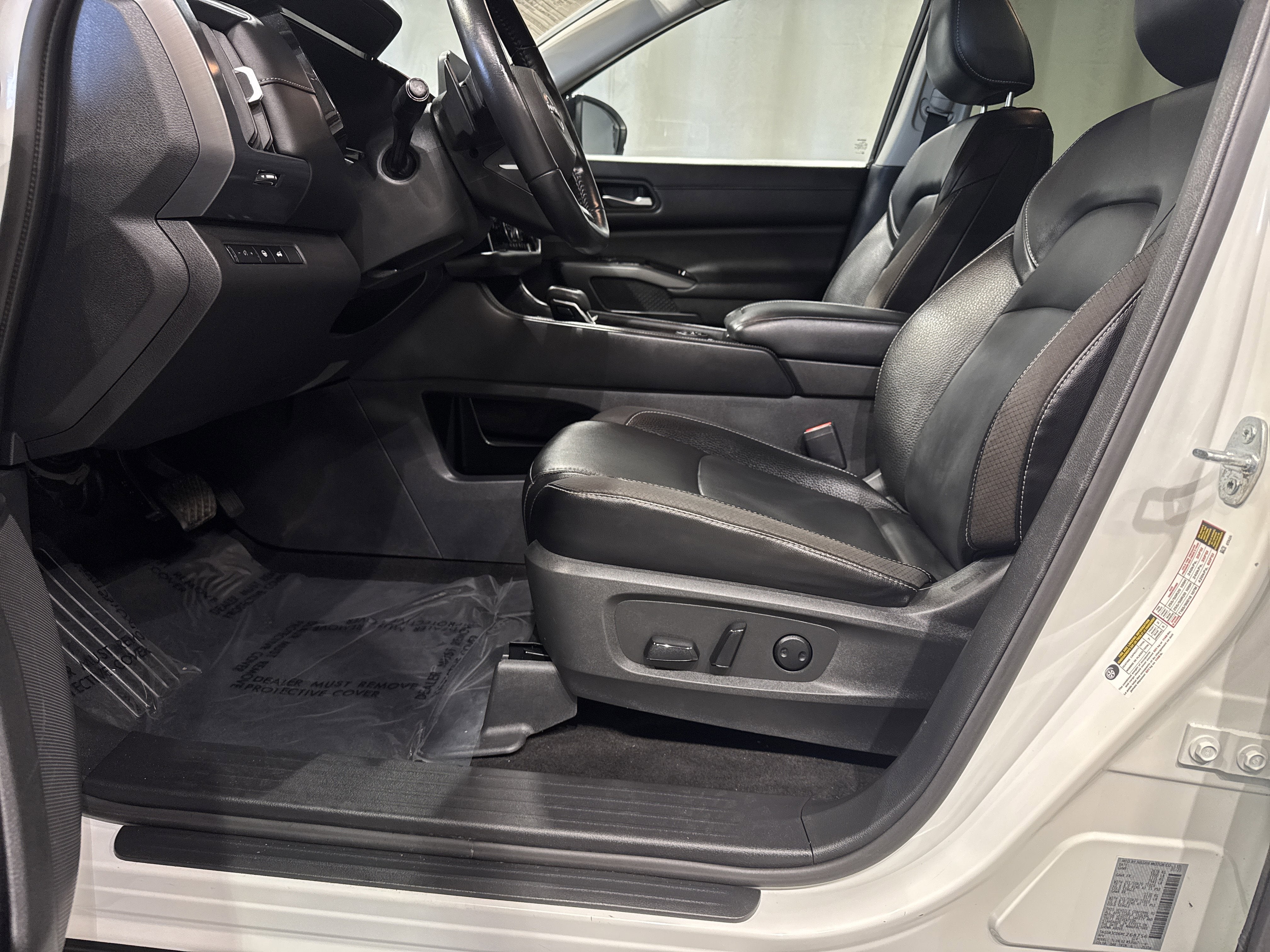 2023 Nissan Pathfinder SL W/Premium Package