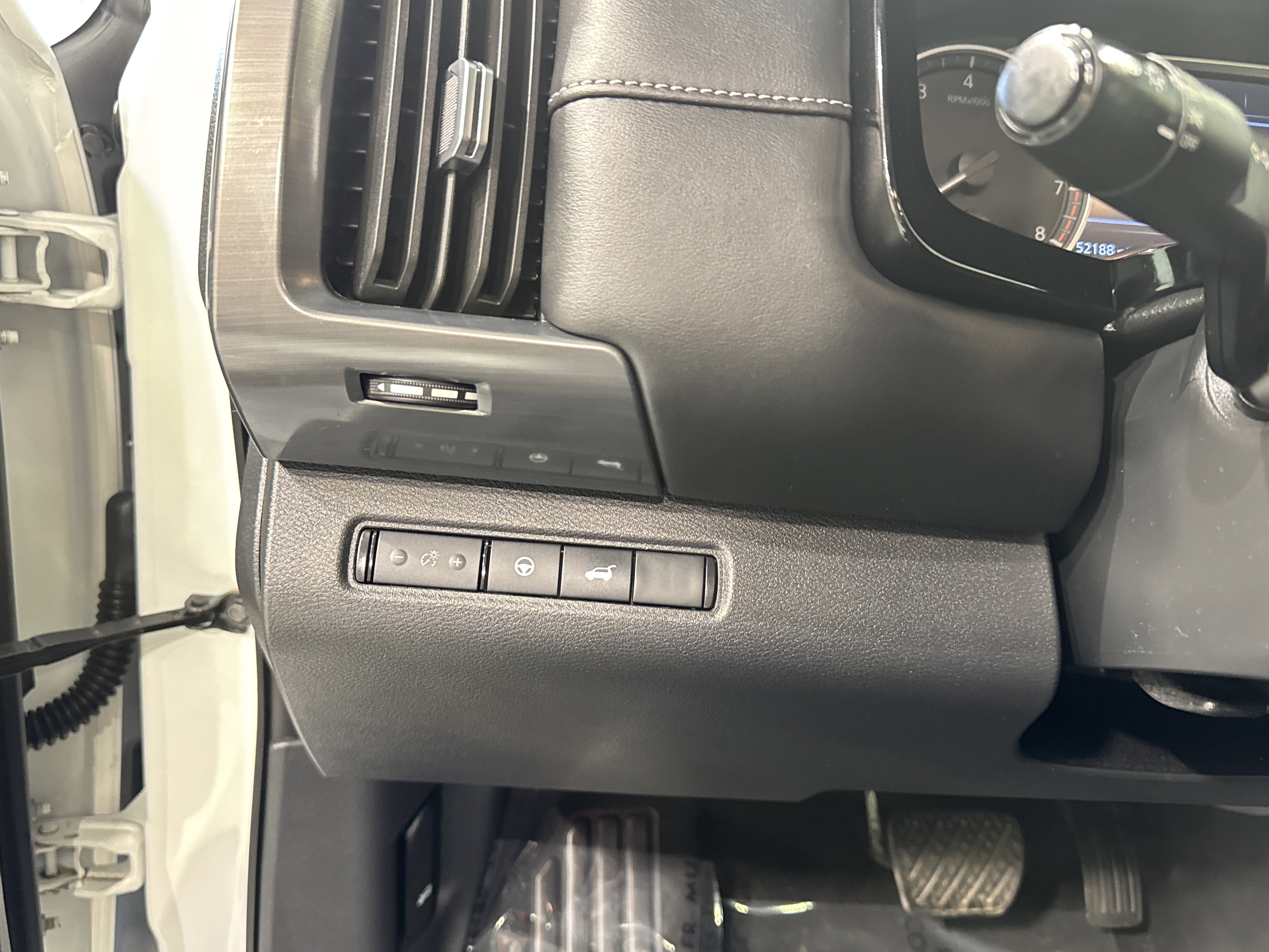 2023 Nissan Pathfinder SL W/Premium Package