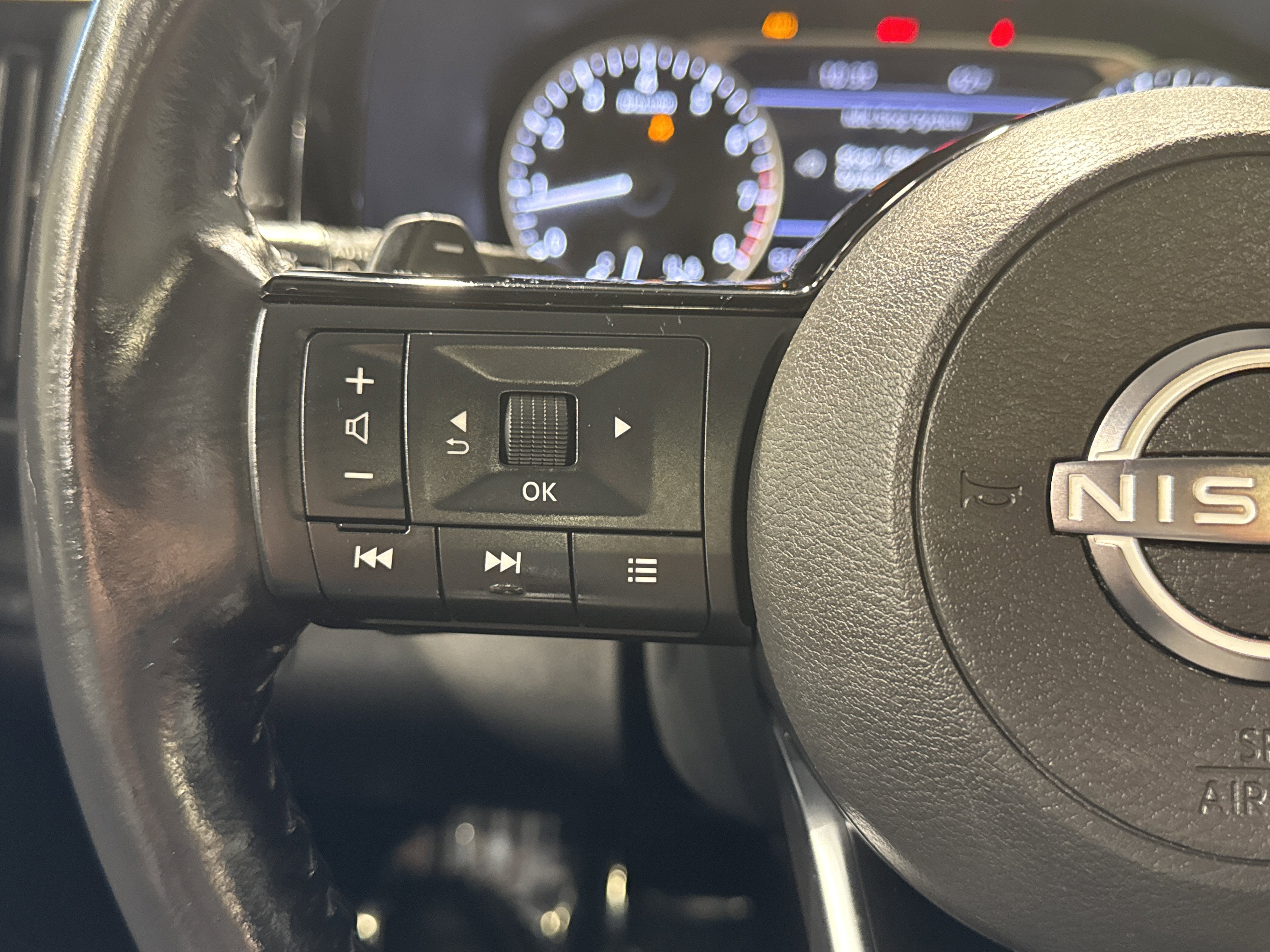2023 Nissan Pathfinder SL W/Premium Package