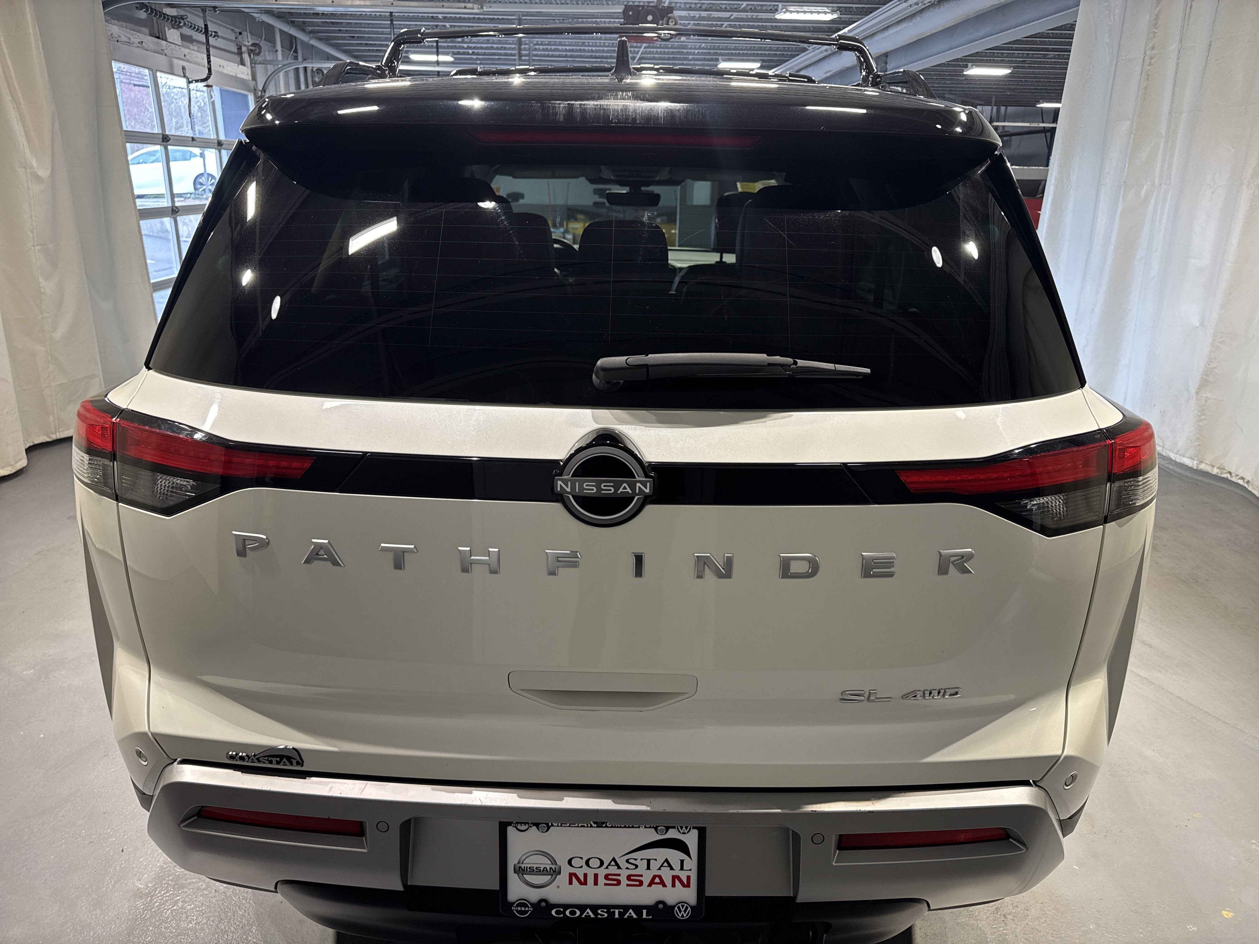 2023 Nissan Pathfinder SL W/Premium Package