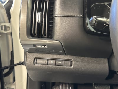 2023 Nissan Pathfinder SL W/Premium Package