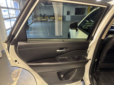 2023 Nissan Pathfinder SL W/Premium Package