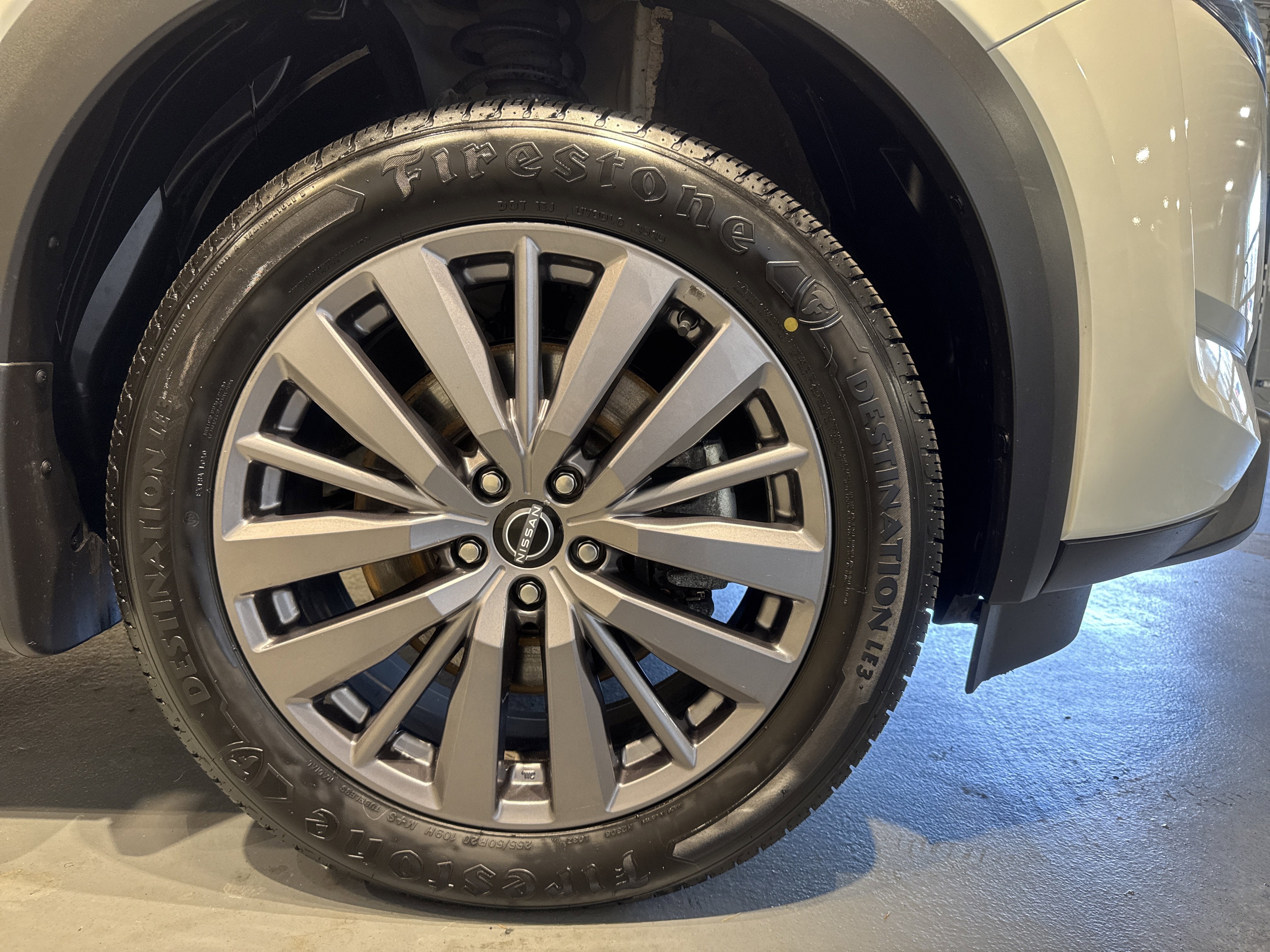 2023 Nissan Pathfinder SL W/Premium Package