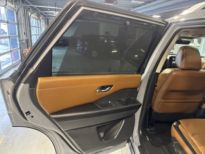 2024 Nissan Pathfinder Platinum W/Captain's Chairs