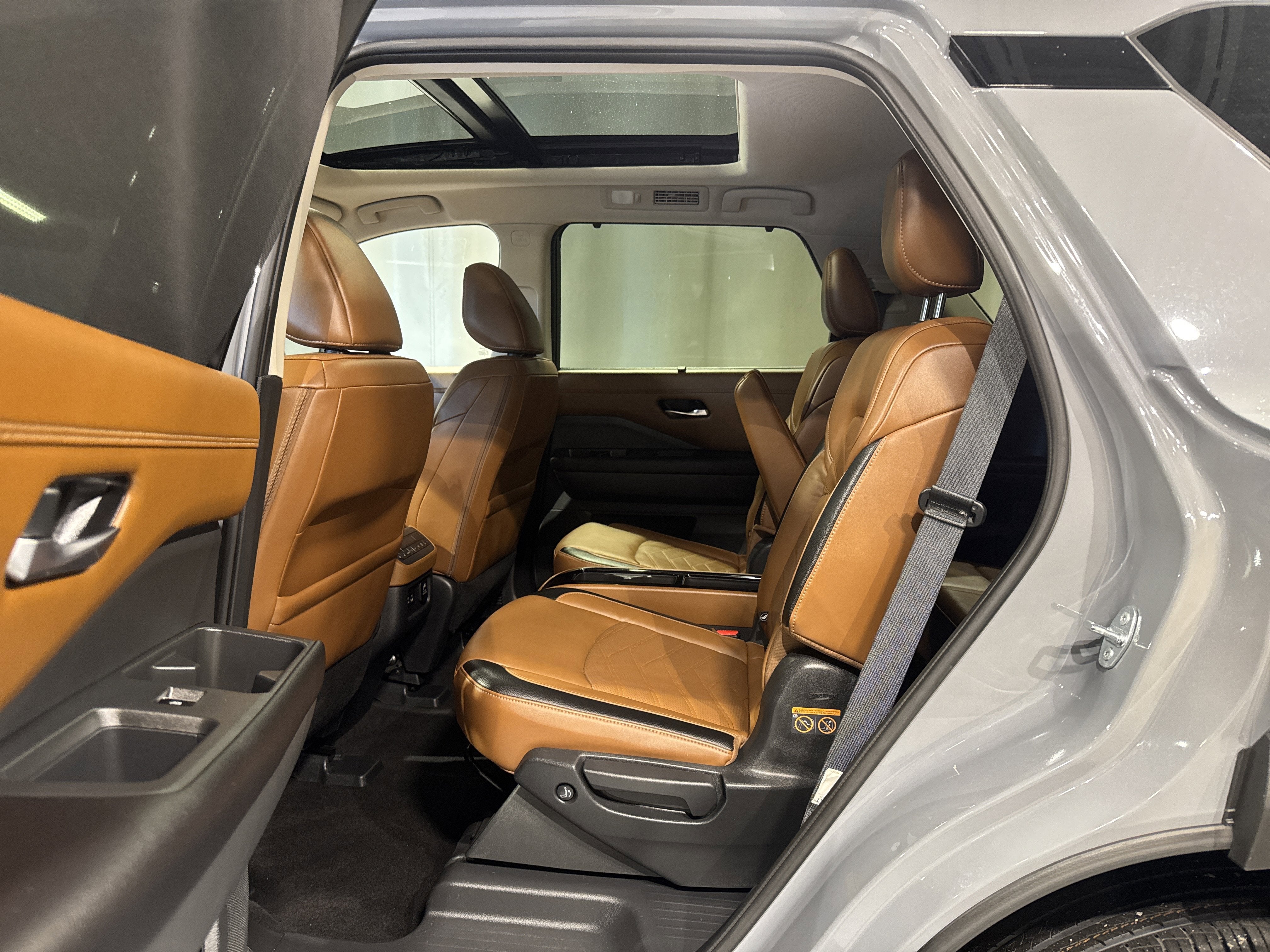 2024 Nissan Pathfinder Platinum W/Captain's Chairs