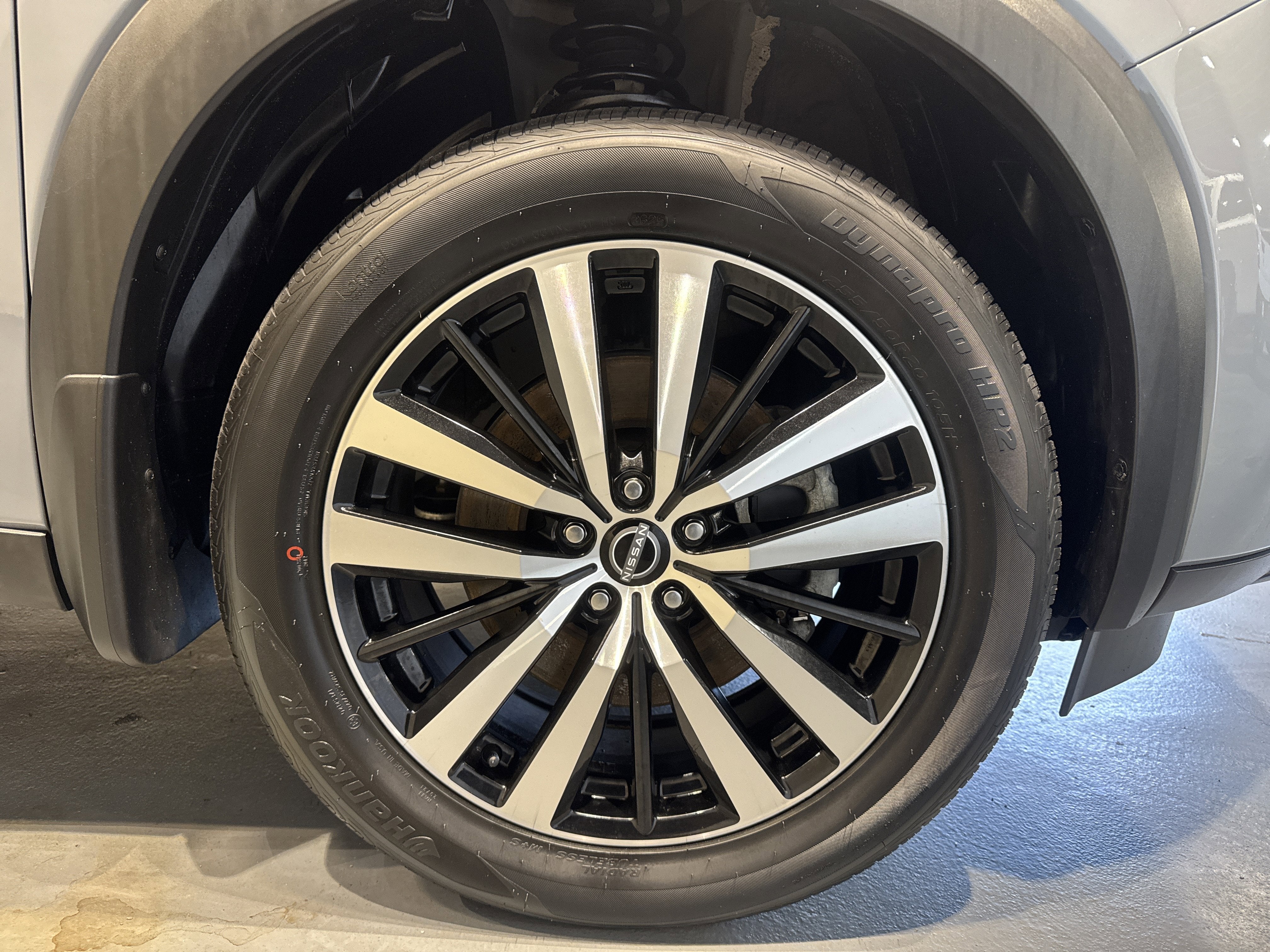 2024 Nissan Pathfinder Platinum W/Captain's Chairs