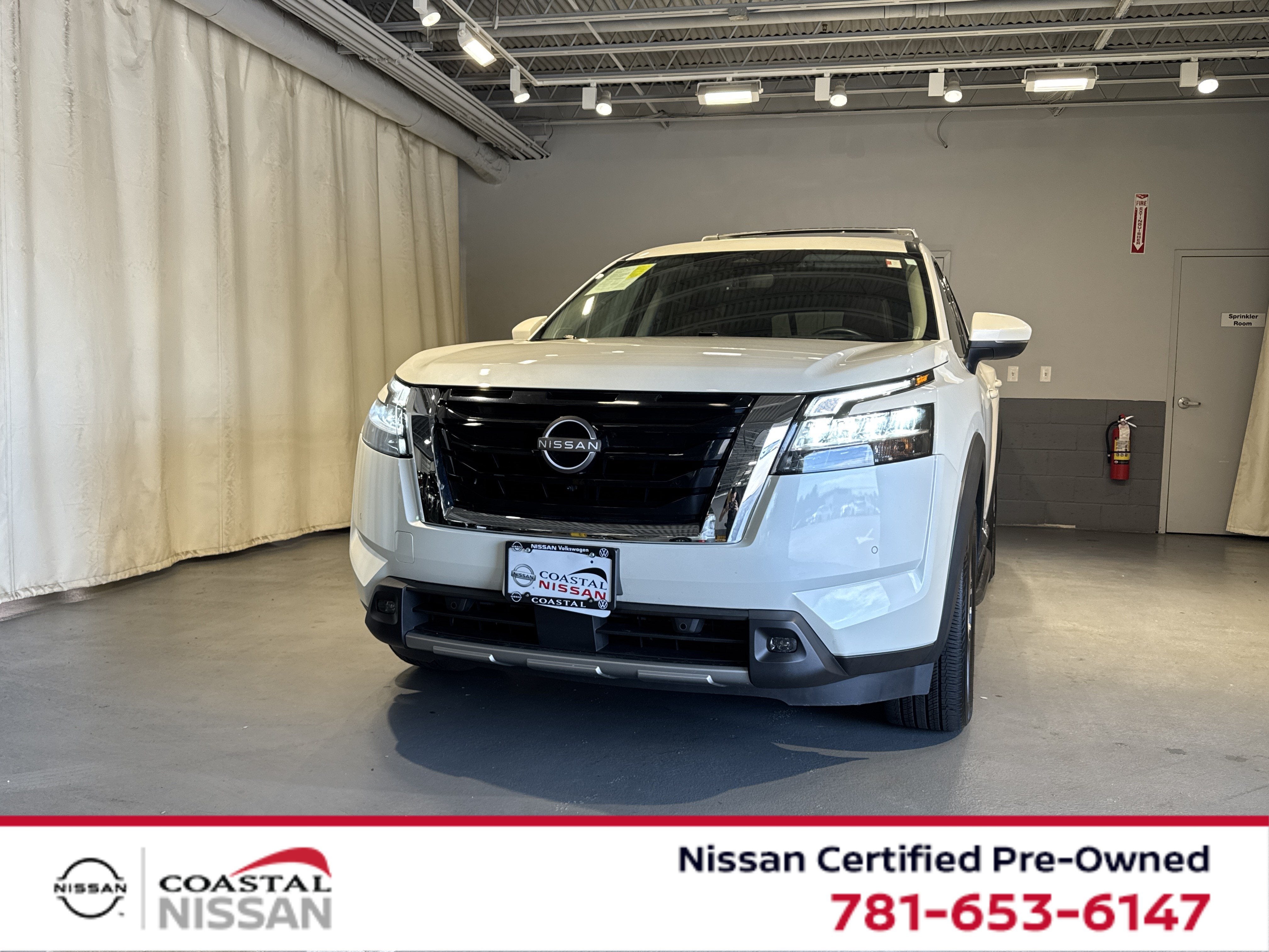 2023 Nissan Pathfinder Platinum W/Captain's Chairs
