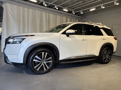 2023 Nissan Pathfinder Platinum W/Captain's Chairs