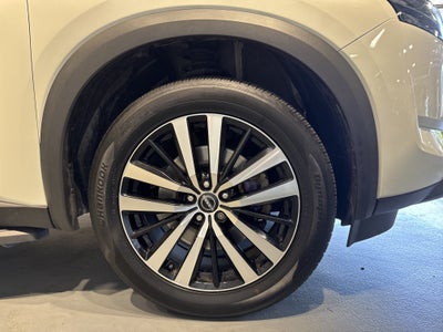 2023 Nissan Pathfinder Platinum W/Captain's Chairs