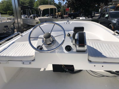2005 BOSTON WHALER 110 SPORT Base