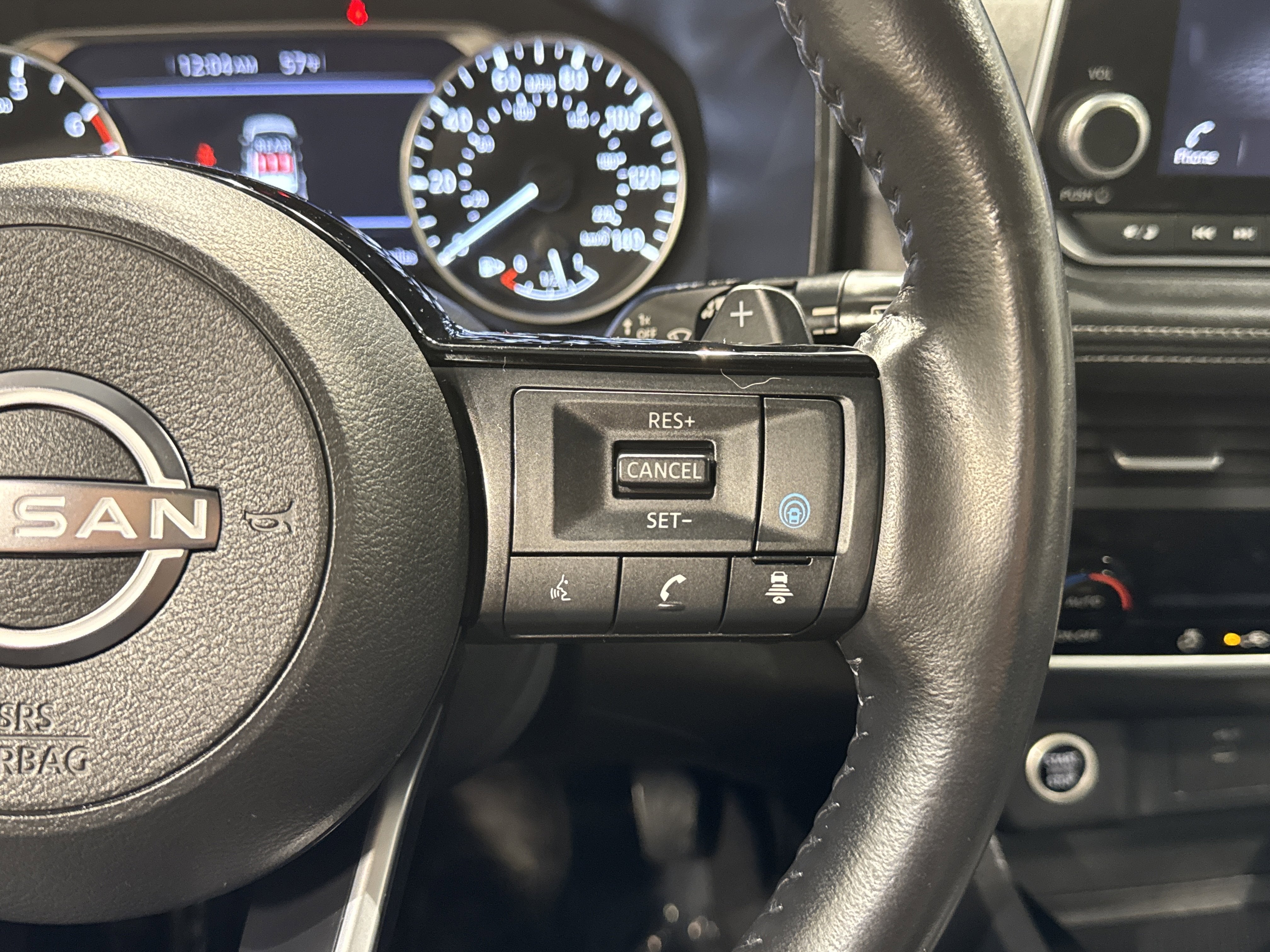 2023 Nissan Rogue SV W/Premium Package & Midnight Package