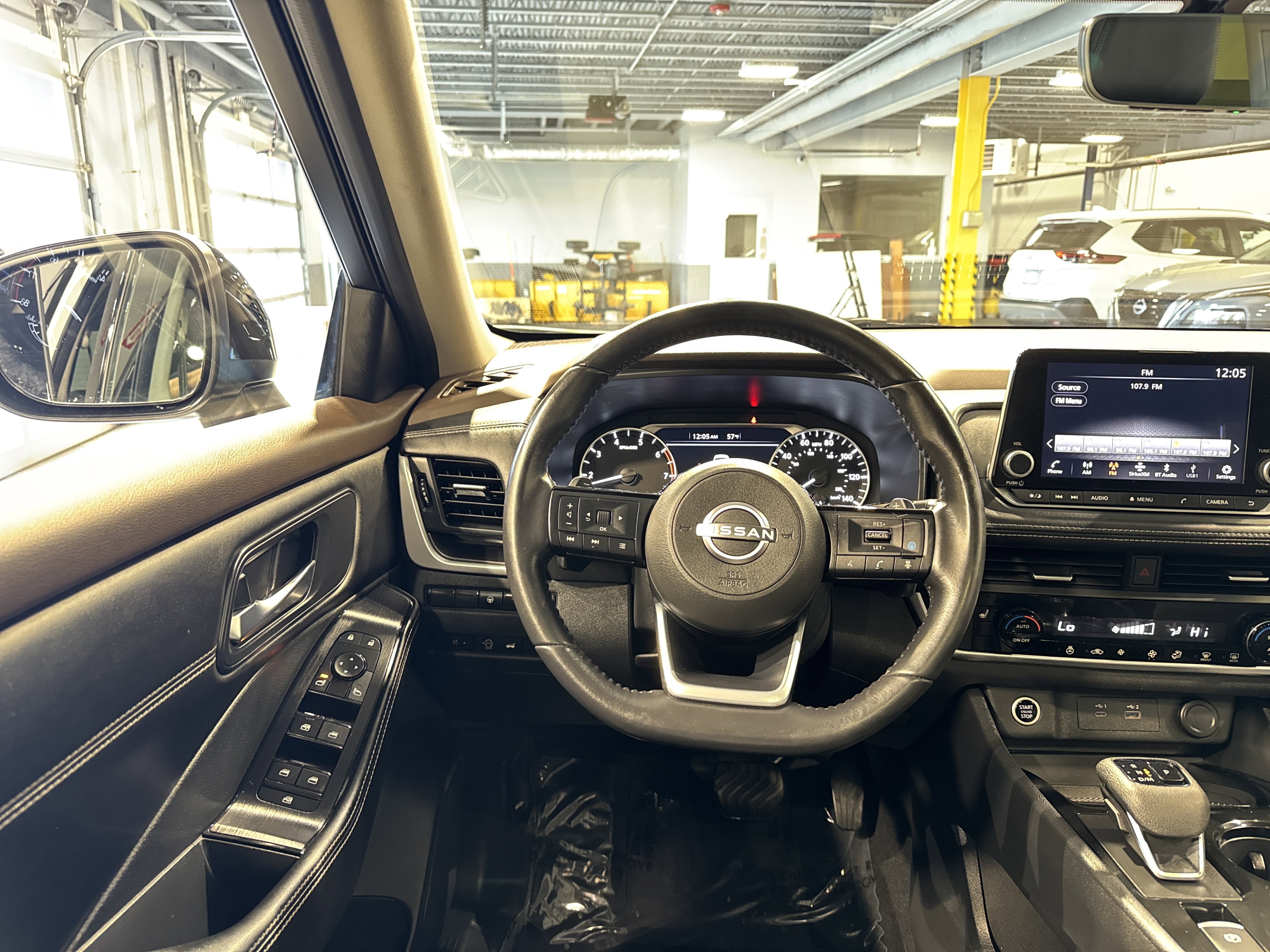 2023 Nissan Rogue SV W/Premium Package & Midnight Package