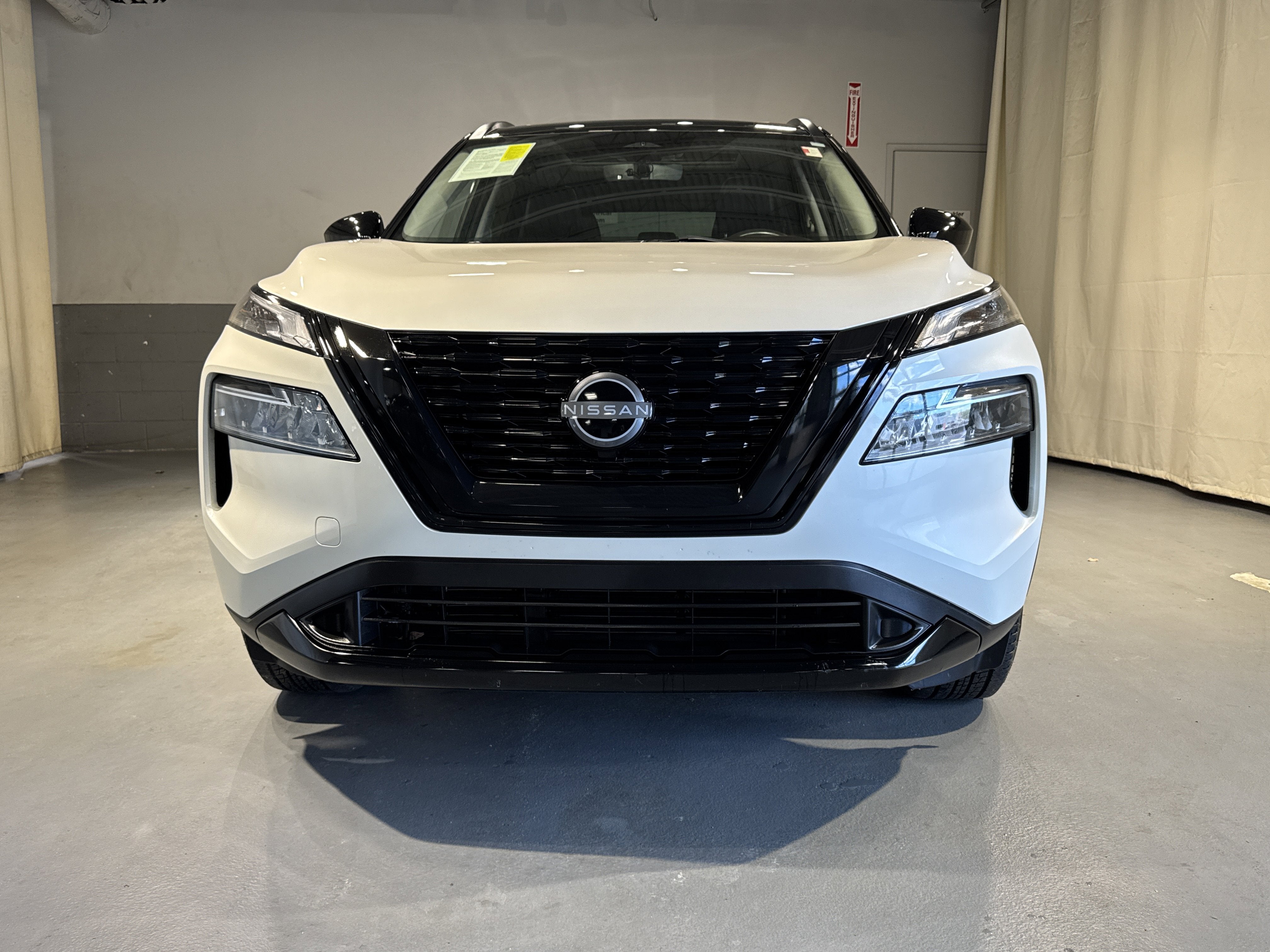 2023 Nissan Rogue SV W/Premium Package & Midnight Package
