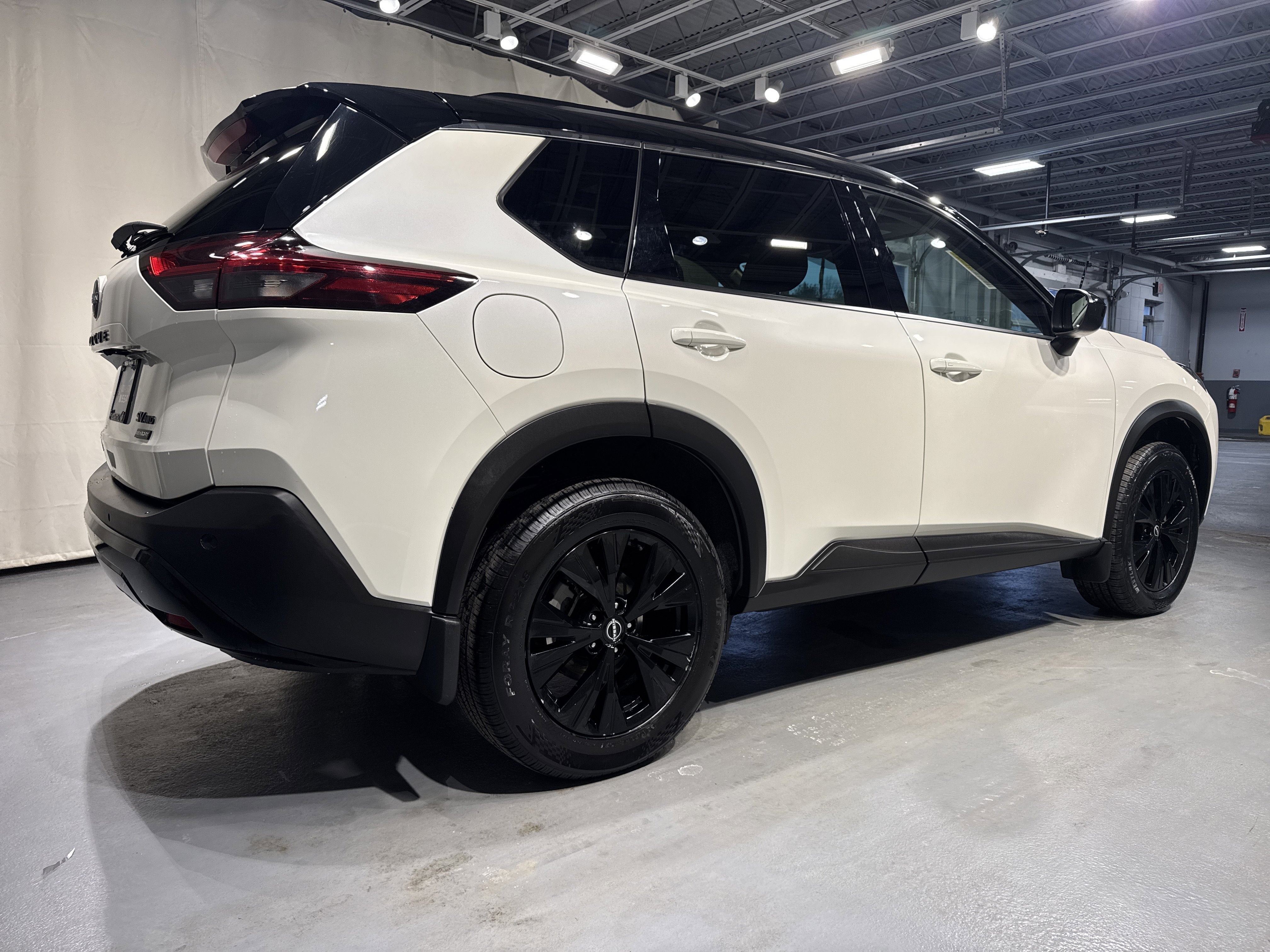 2023 Nissan Rogue SV W/Premium & Midnight Package
