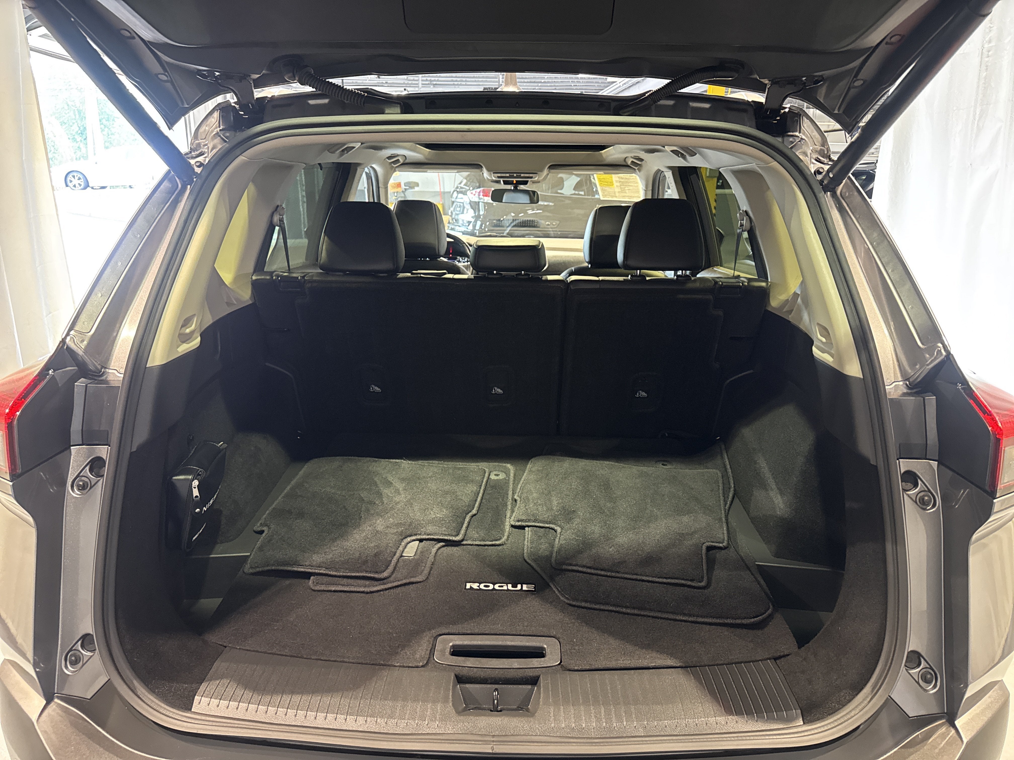 2023 Nissan Rogue SV W/Premium Package