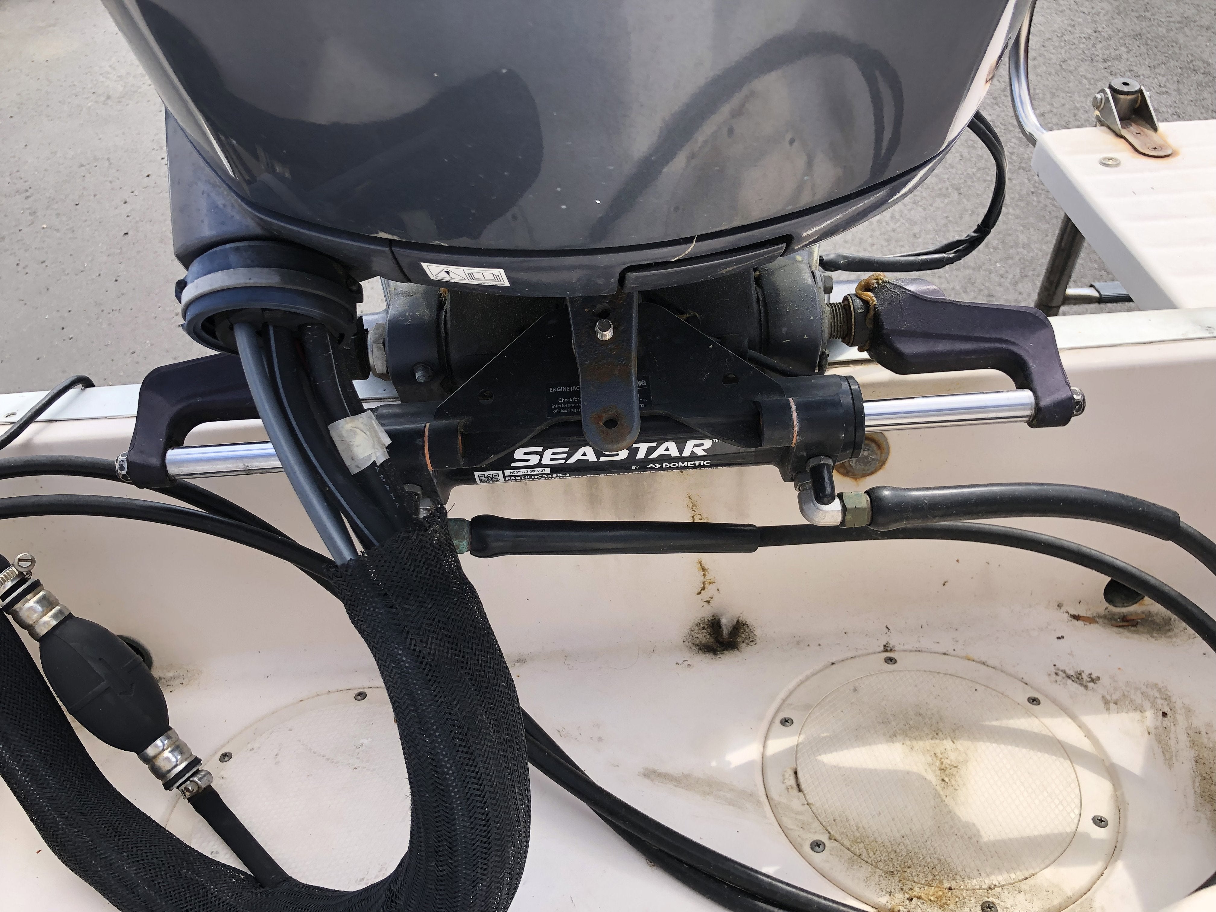 2011 GRADY WHITE 18 FISHERMAN Base