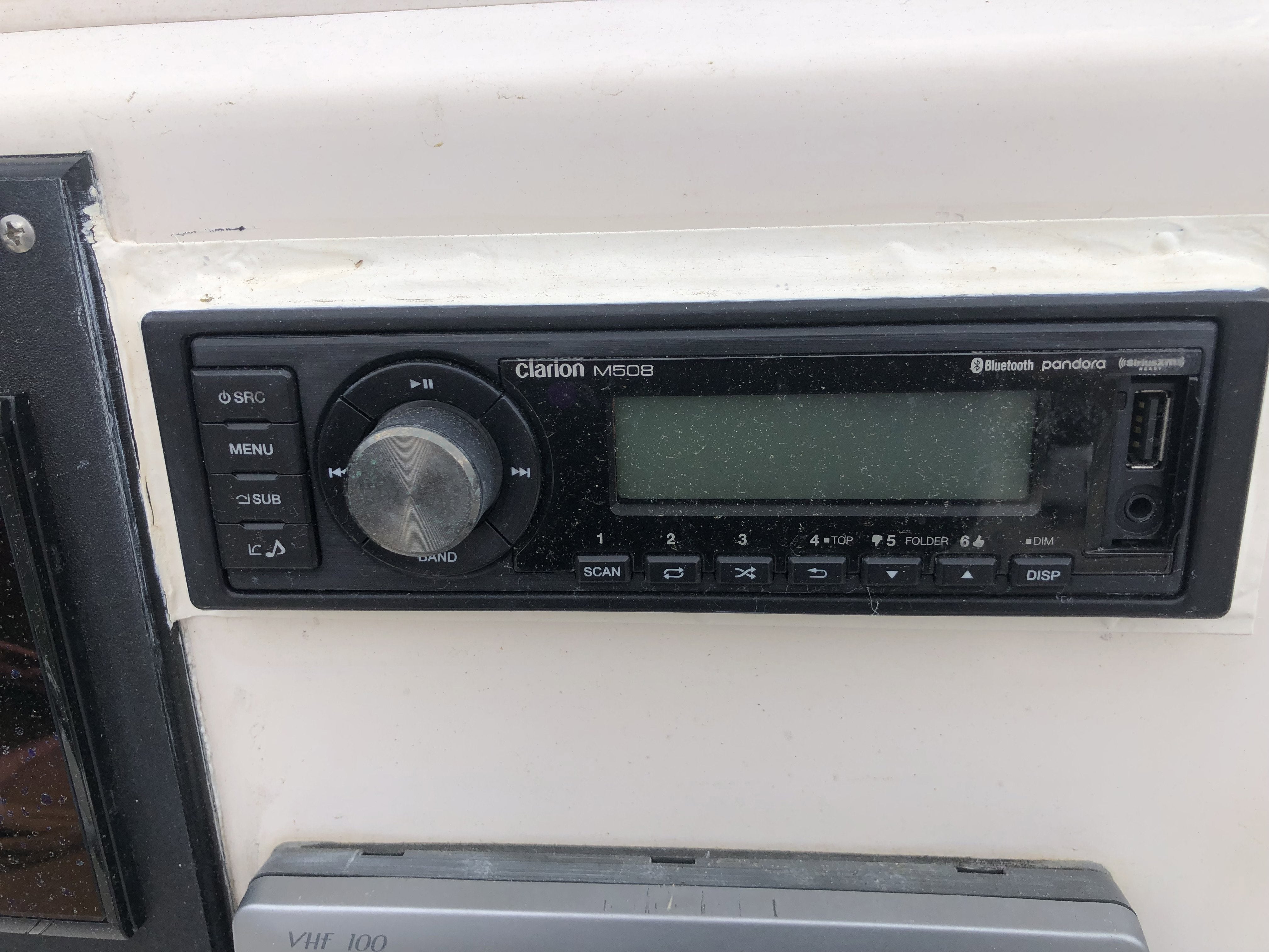 2011 GRADY WHITE 18 FISHERMAN Base