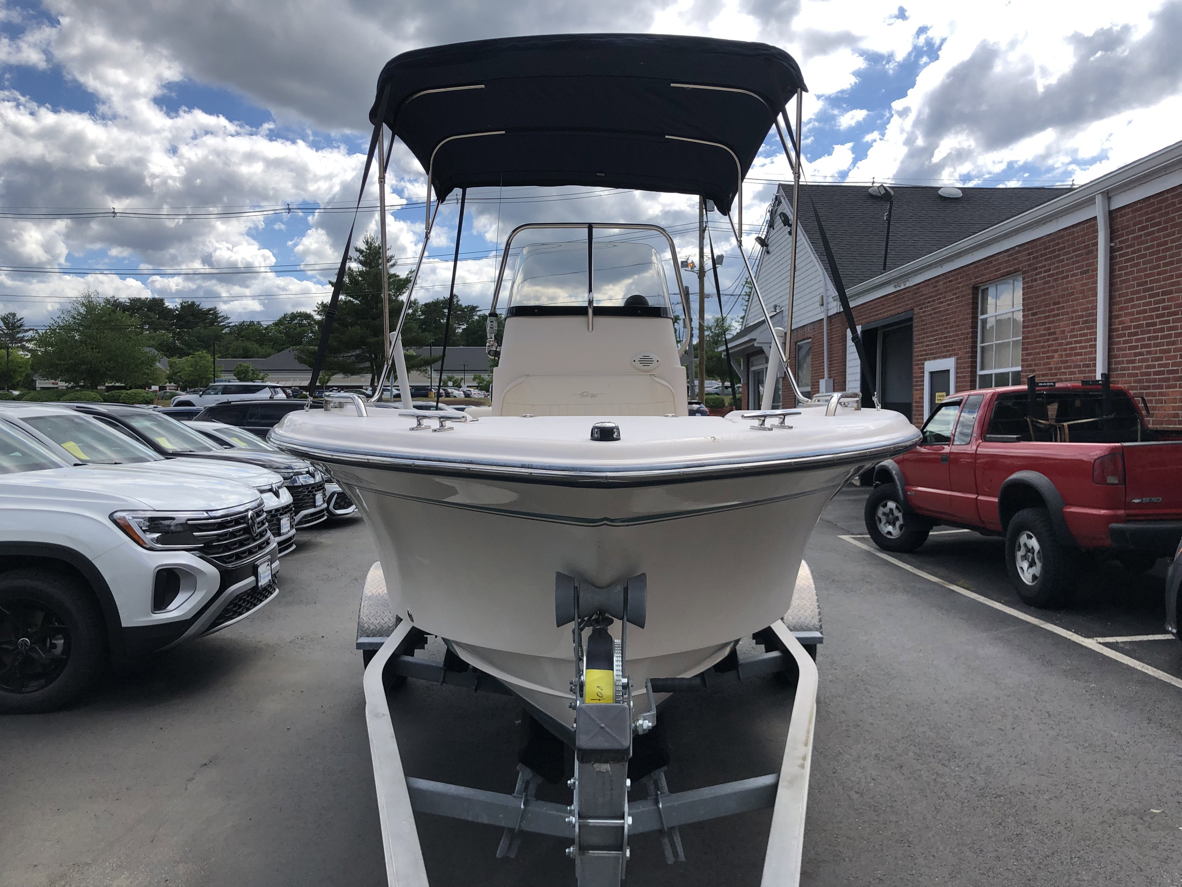 2011 GRADY WHITE 18 FISHERMAN Base