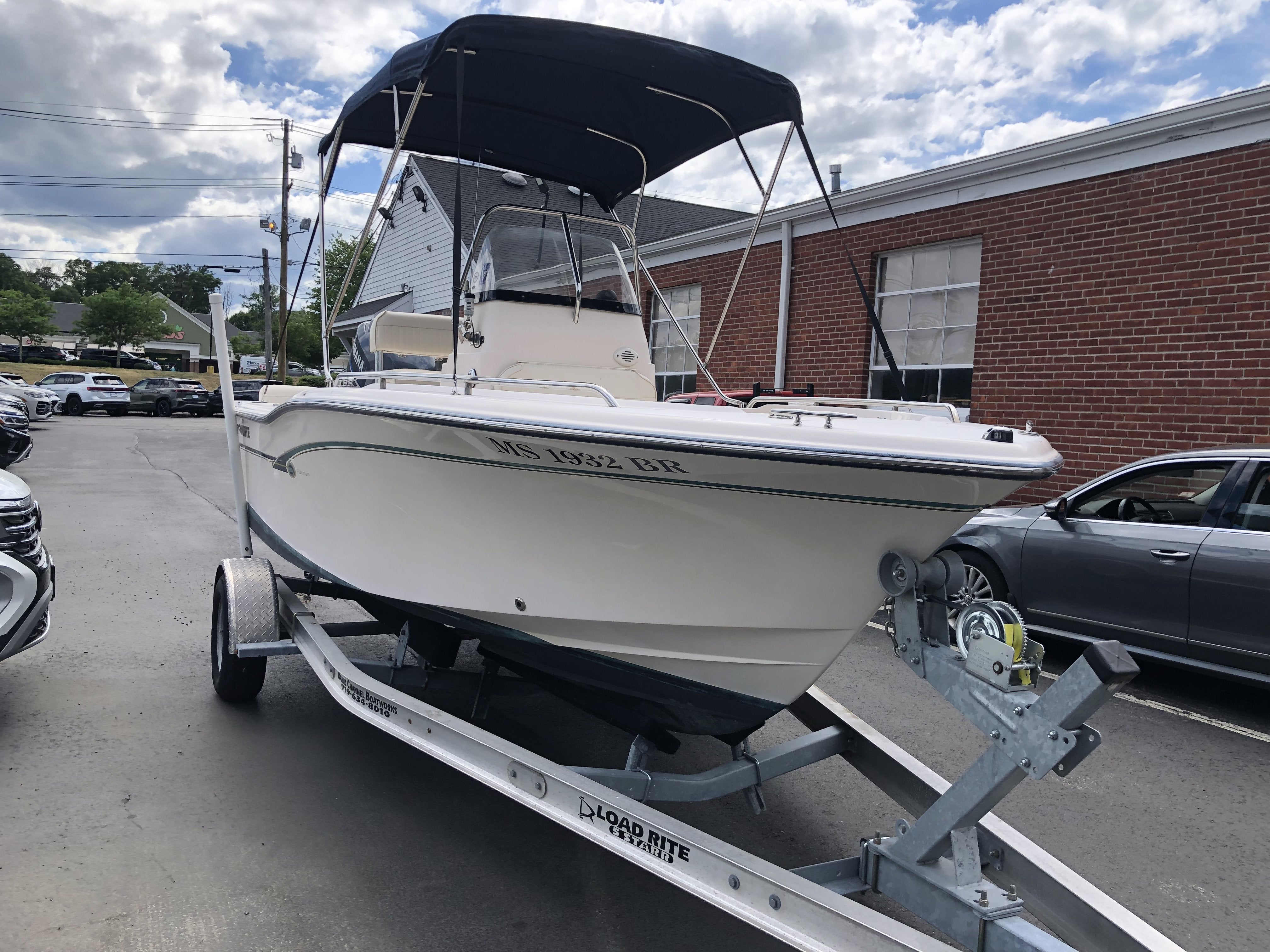 2011 GRADY WHITE 18 FISHERMAN Base