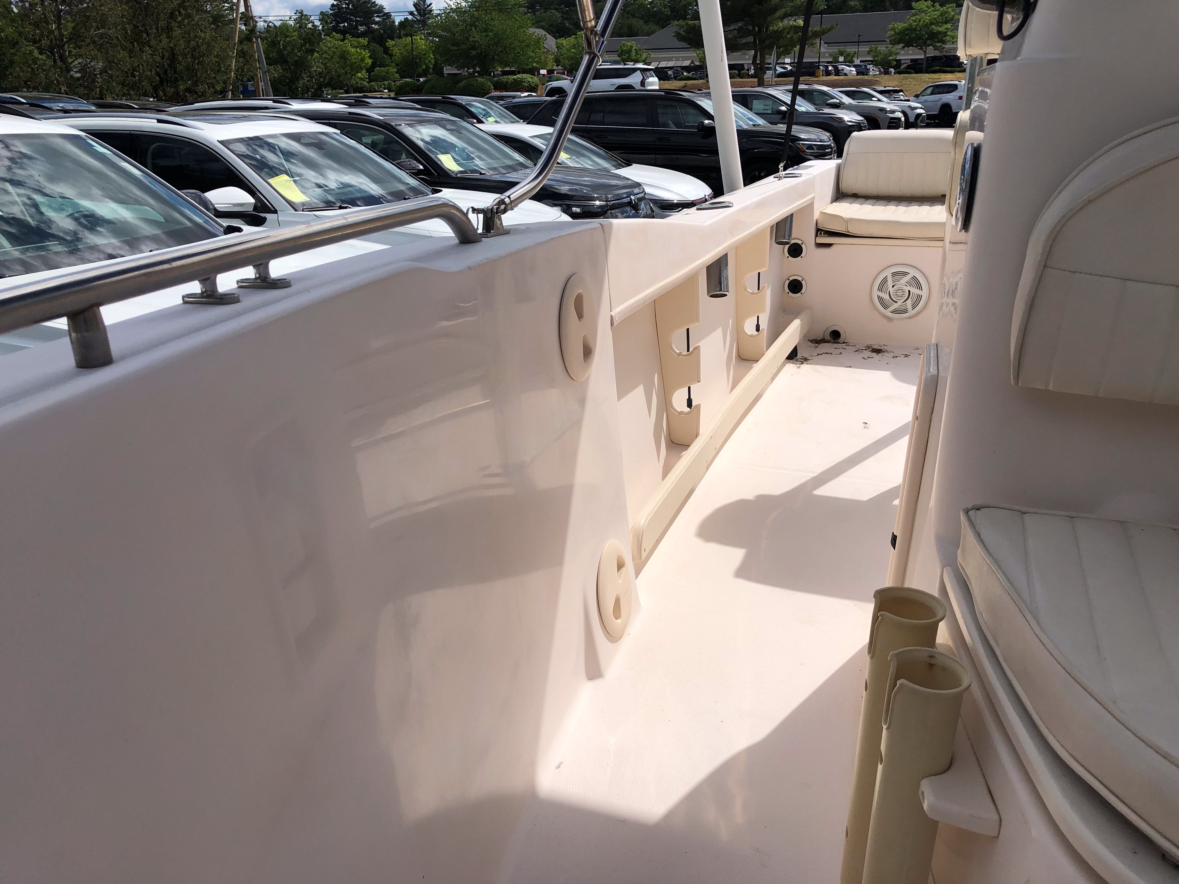 2011 GRADY WHITE 18 FISHERMAN Base