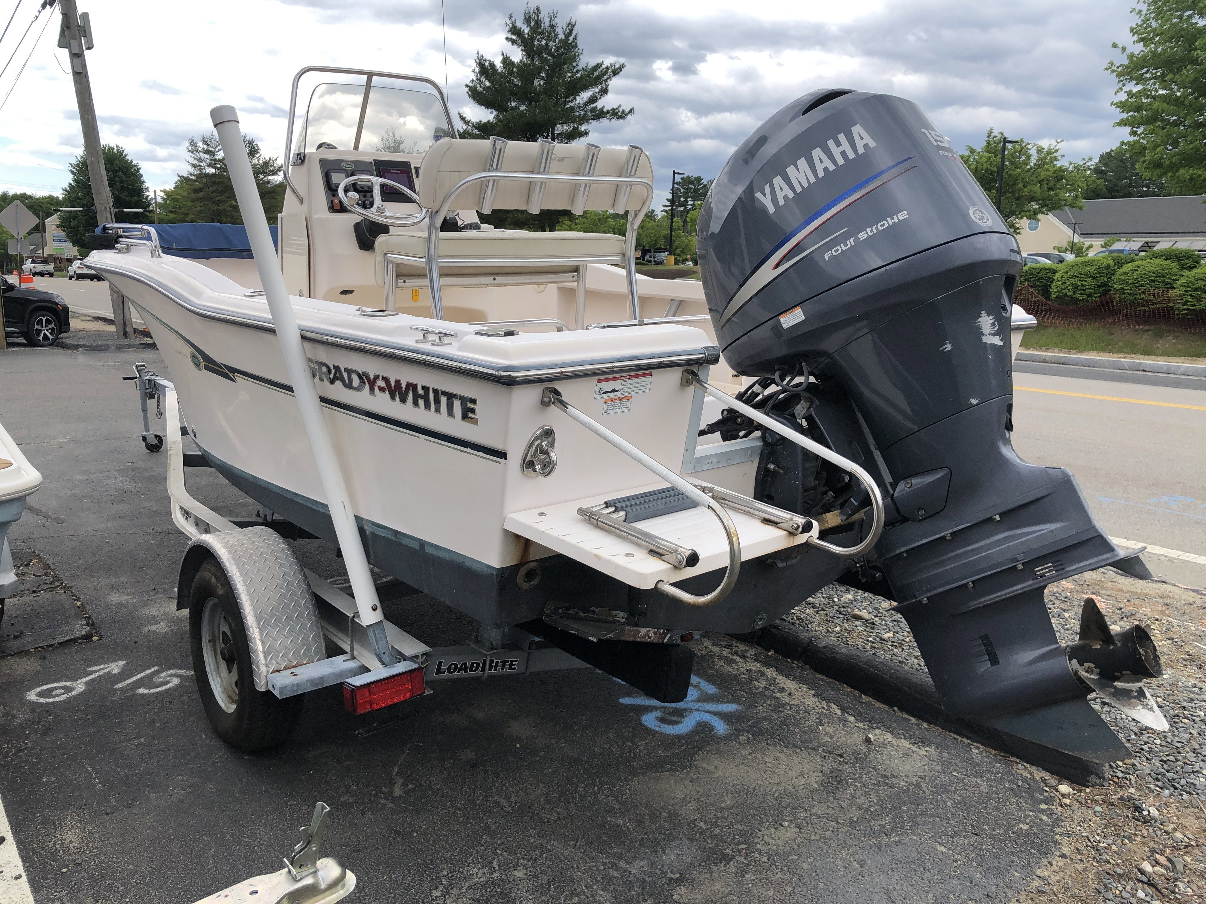2011 GRADY WHITE 18 FISHERMAN Base