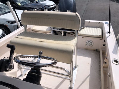 2011 GRADY WHITE 18 FISHERMAN Base
